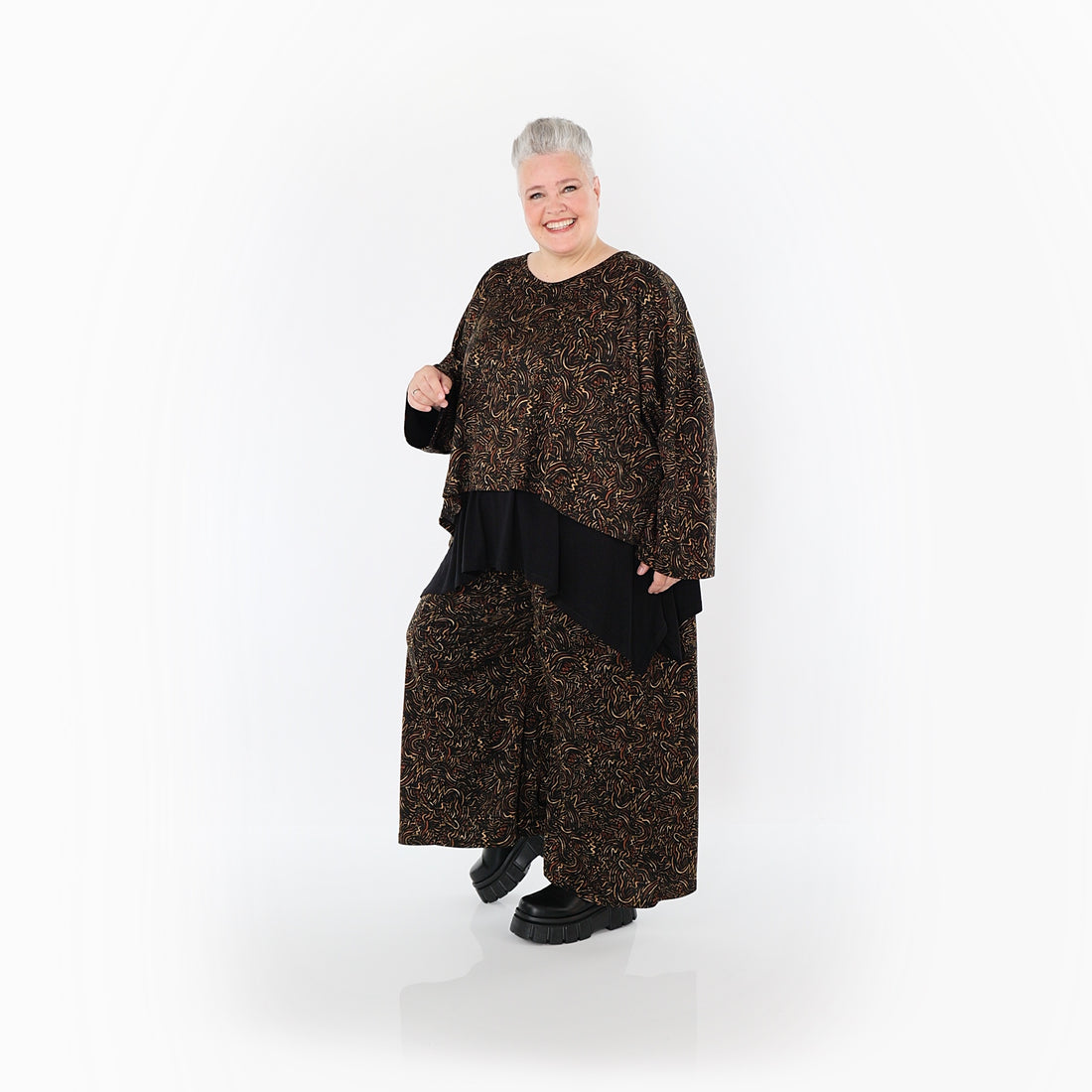 AKH Fashion Überwurf in kastiger Form, aus Materialmix, 1516.06048, Schwarz/Cognac/Orange