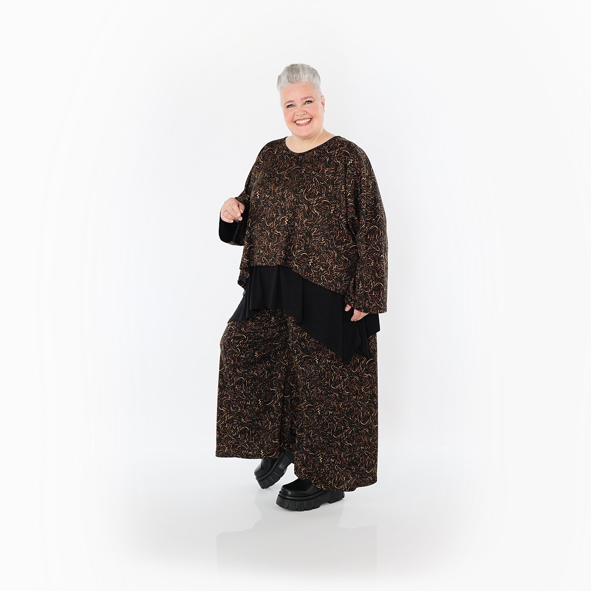  AKH Fashion Überwurf in kastiger Form, aus Materialmix, 1516.06048, Schwarz/Cognac/Orange