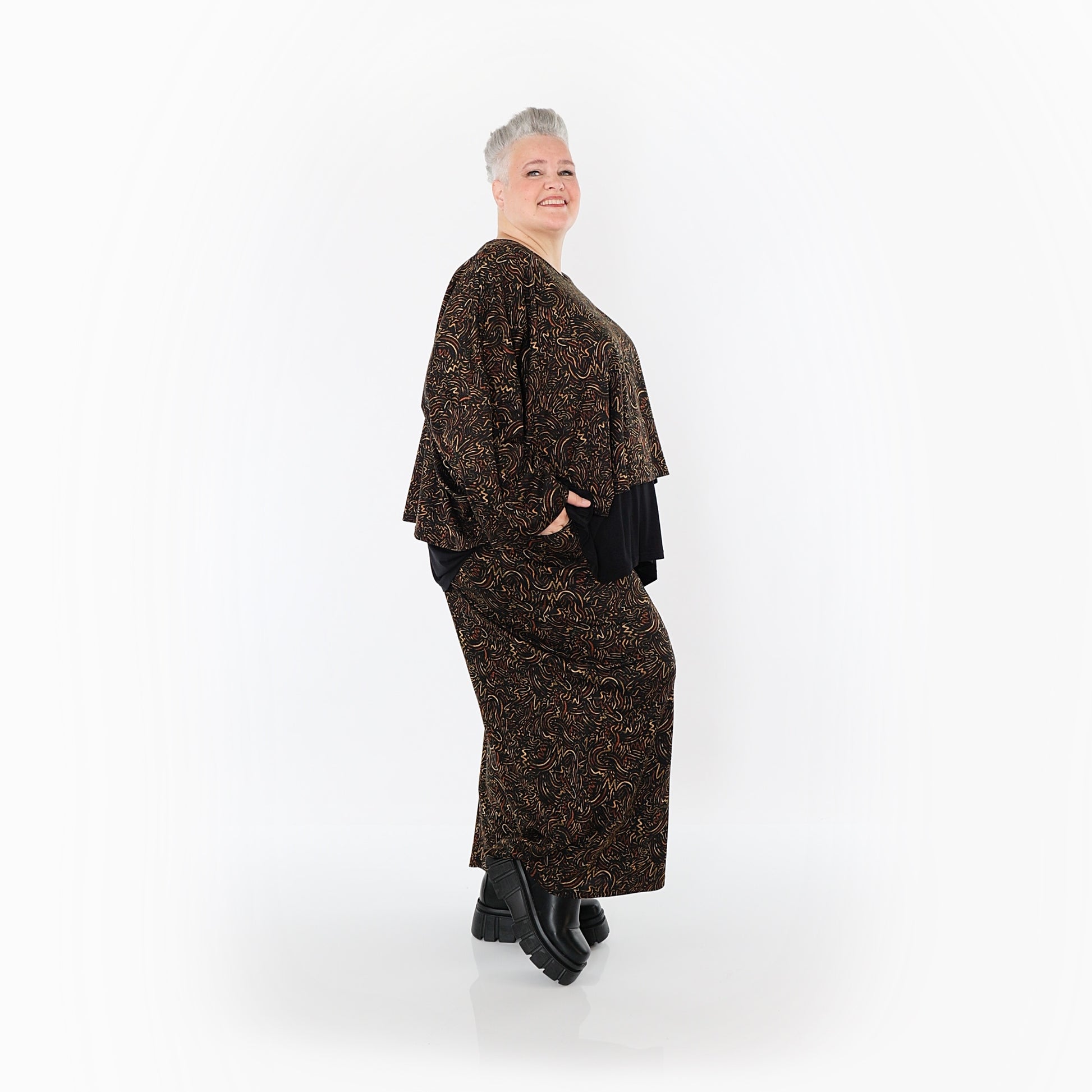 AKH Fashion Überwurf in kastiger Form, aus Materialmix, 1516.06048, Schwarz/Cognac/Orange