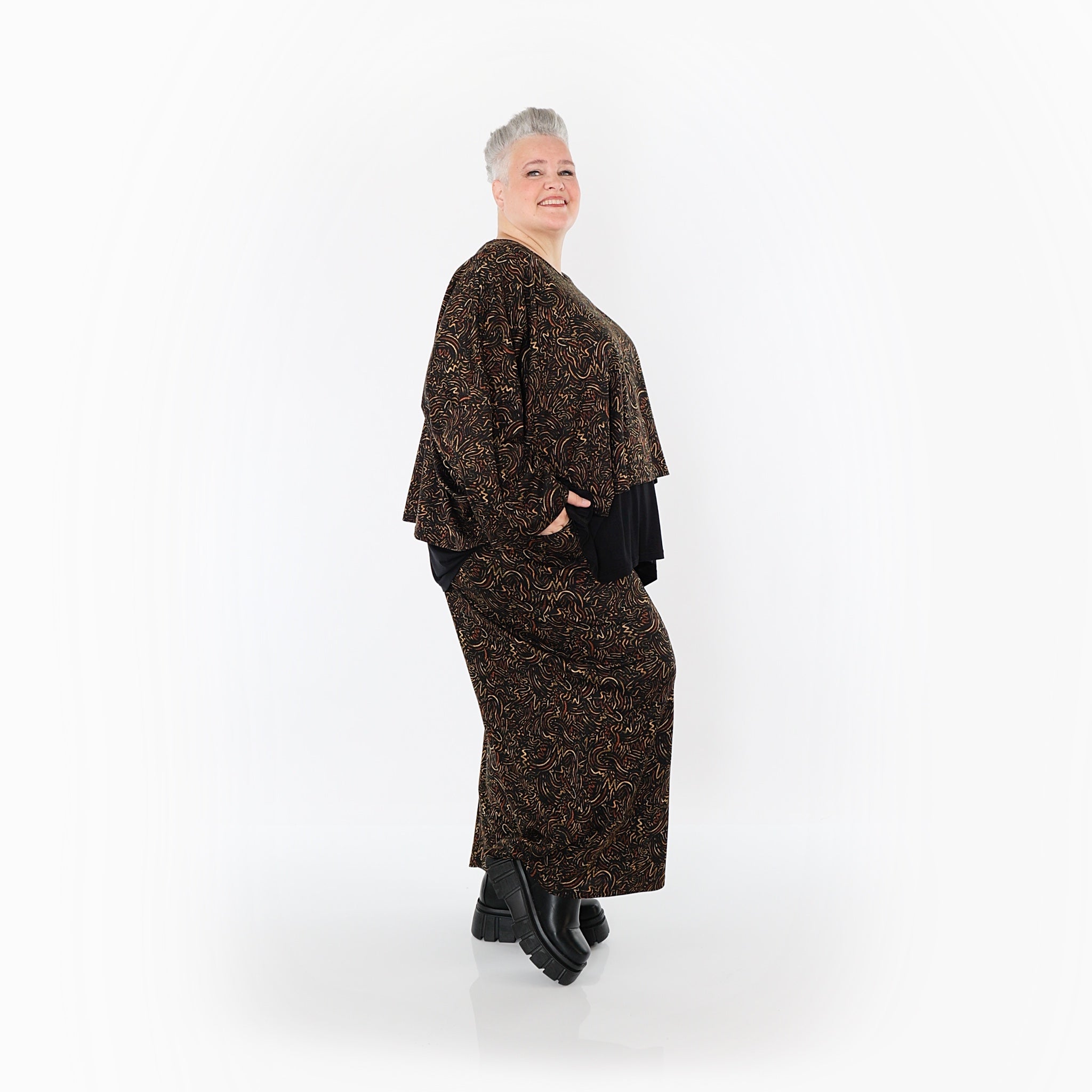  AKH Fashion Überwurf in kastiger Form, aus Materialmix, 1516.06048, Schwarz/Cognac/Orange