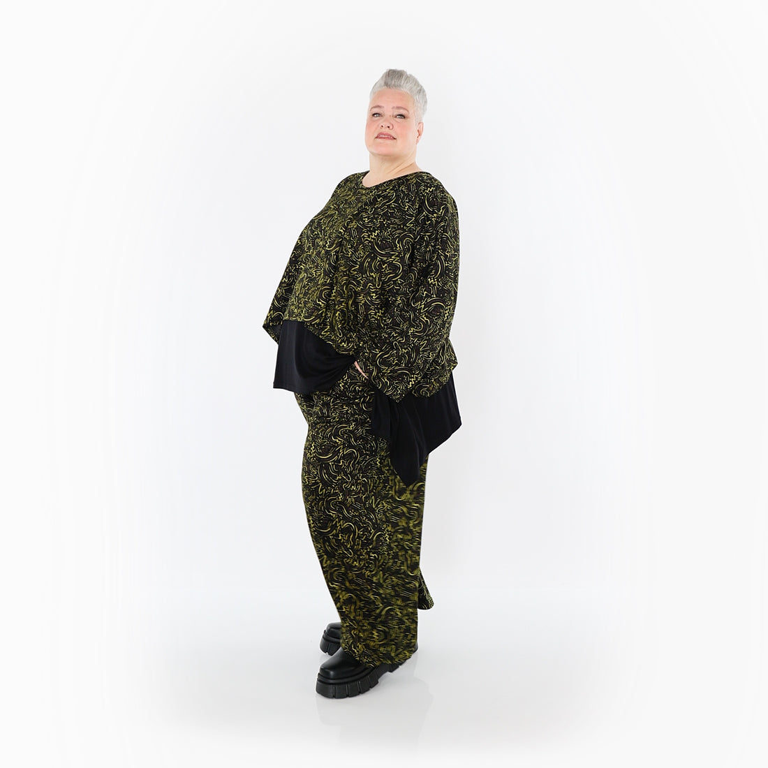 AKH Fashion Überwurf in kastiger Form, aus Materialmix, 1516.06048, Schwarz/Neongrün/Cognac