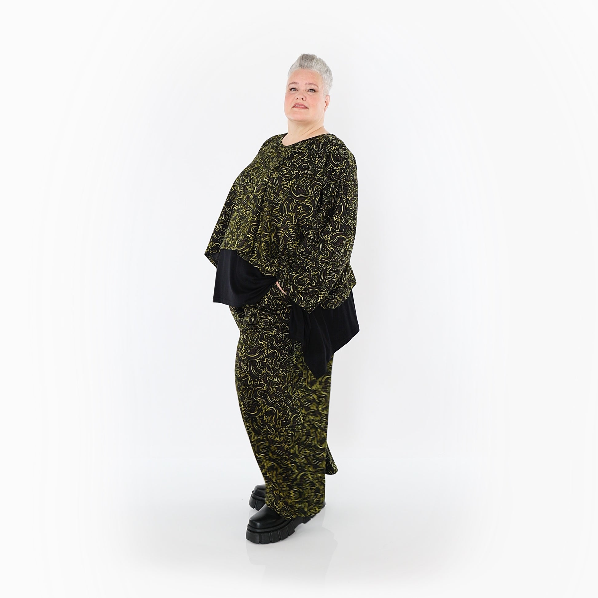  AKH Fashion Überwurf in kastiger Form, aus Materialmix, 1516.06048, Schwarz/Neongrün/Cognac