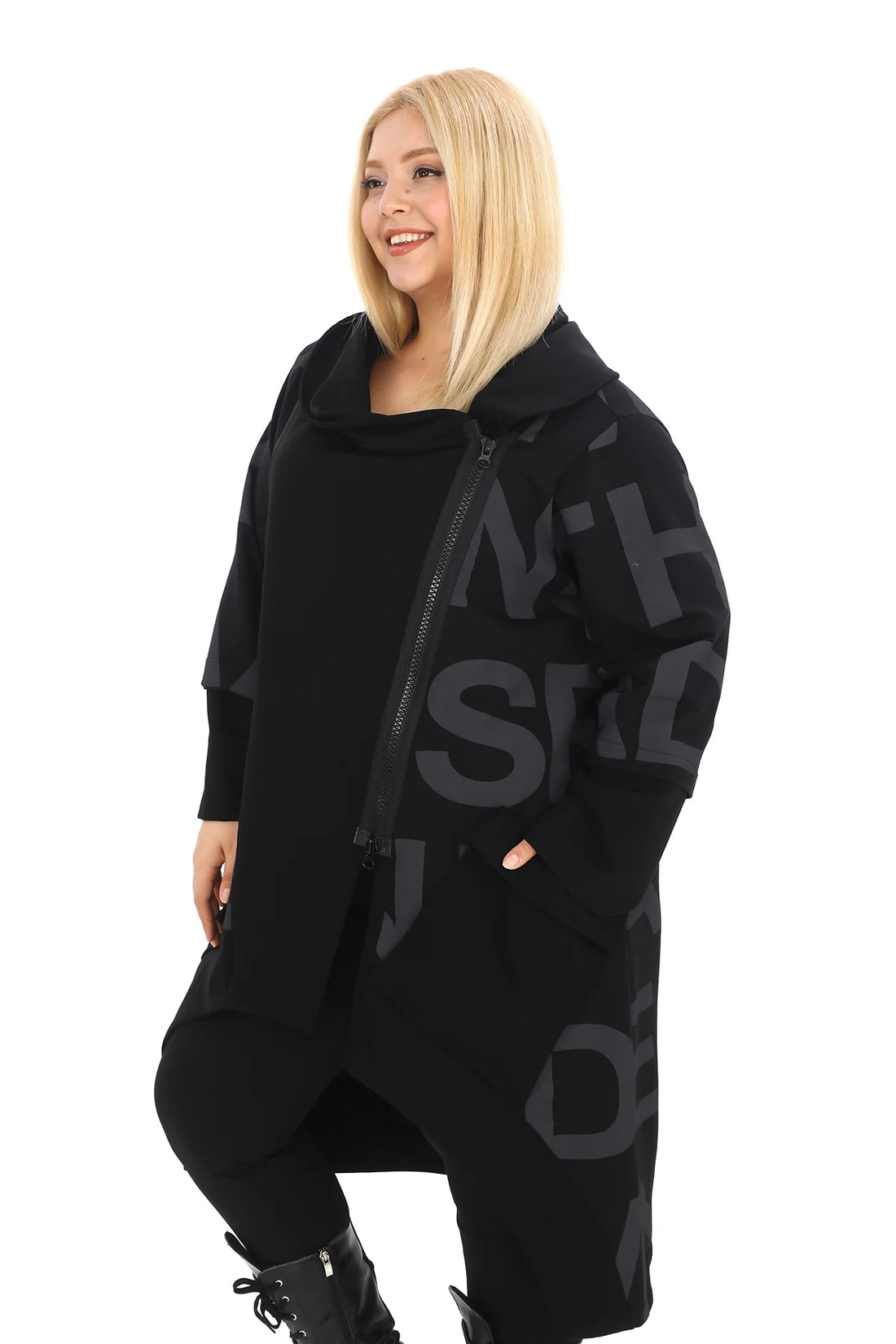 Stilvolle schwarze Oversize-Jacke aus dehnbarem Viskose-Jersey mit Buchstaben-Muster