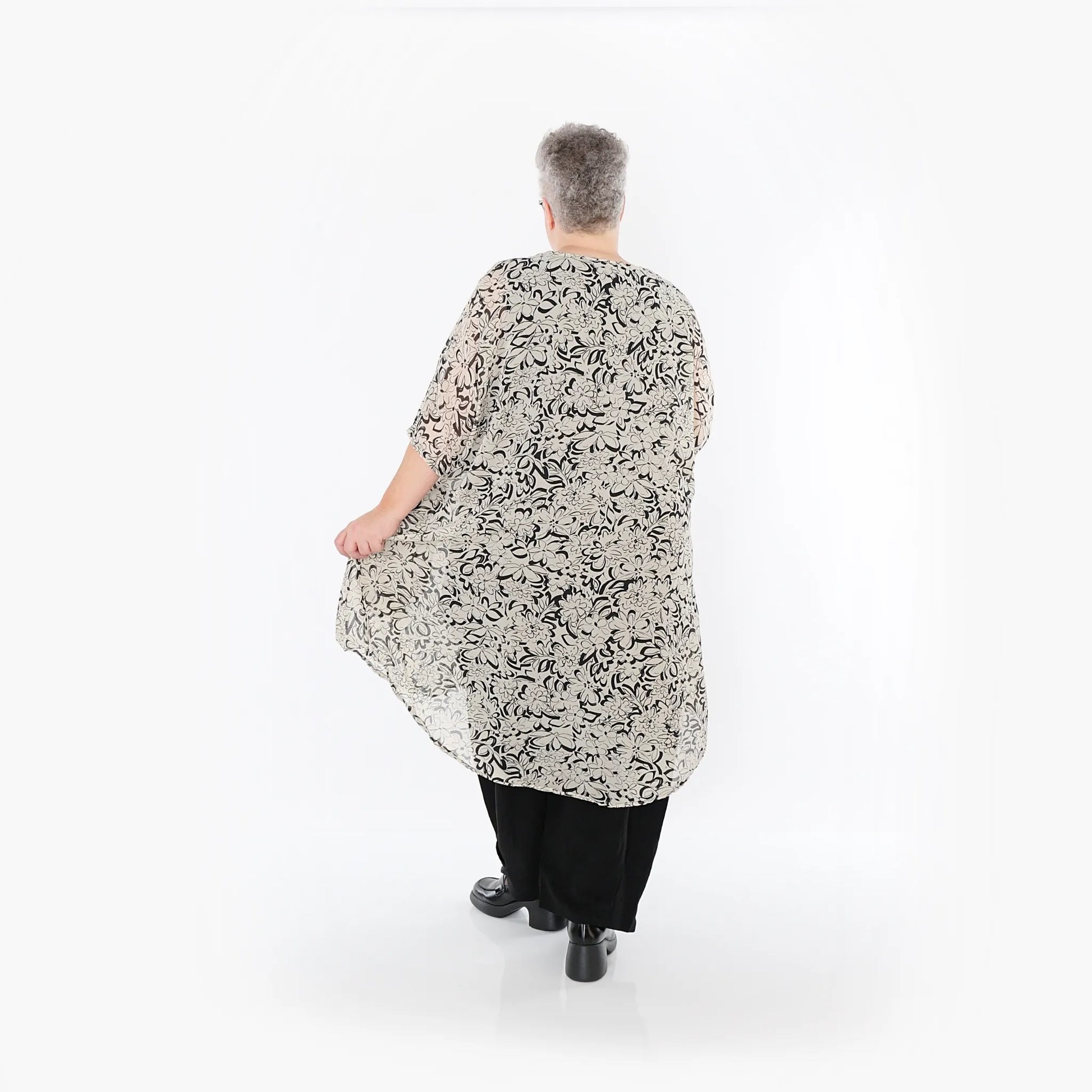  AKH Fashion Bigshirt in gerundeter Form, aus Viskose, 1494.02499, Ecru/Schwarz, Blumen