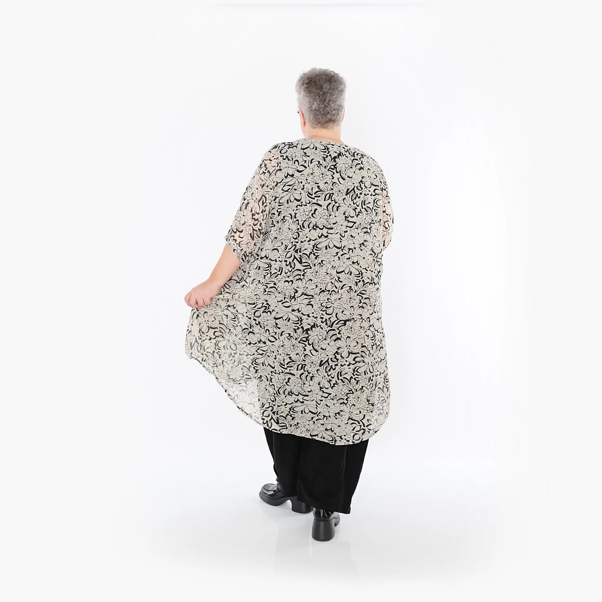  AKH Fashion Bigshirt in gerundeter Form, aus Viskose, 1494.02499, Ecru/Schwarz, Blumen