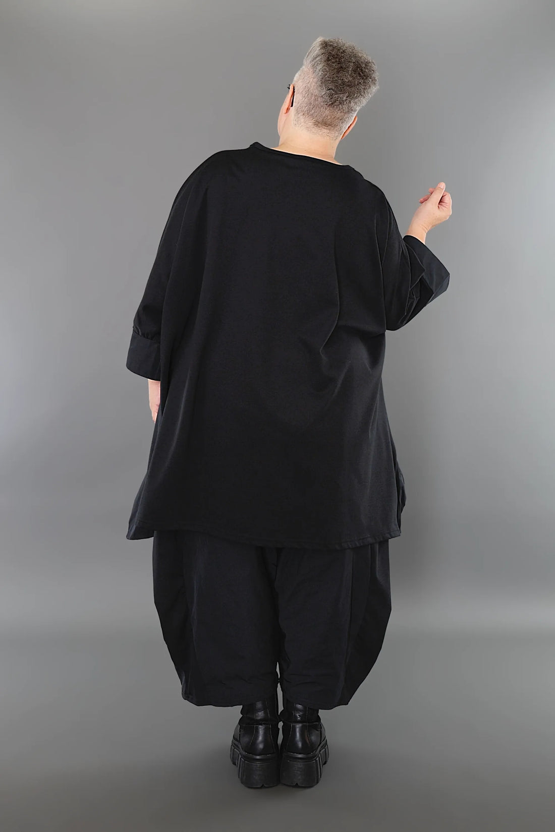  A-Form Bigshirt von AKH Premium aus Materialmix, P1001.6869, Schwarz, Ausgefallen, Zeitlos