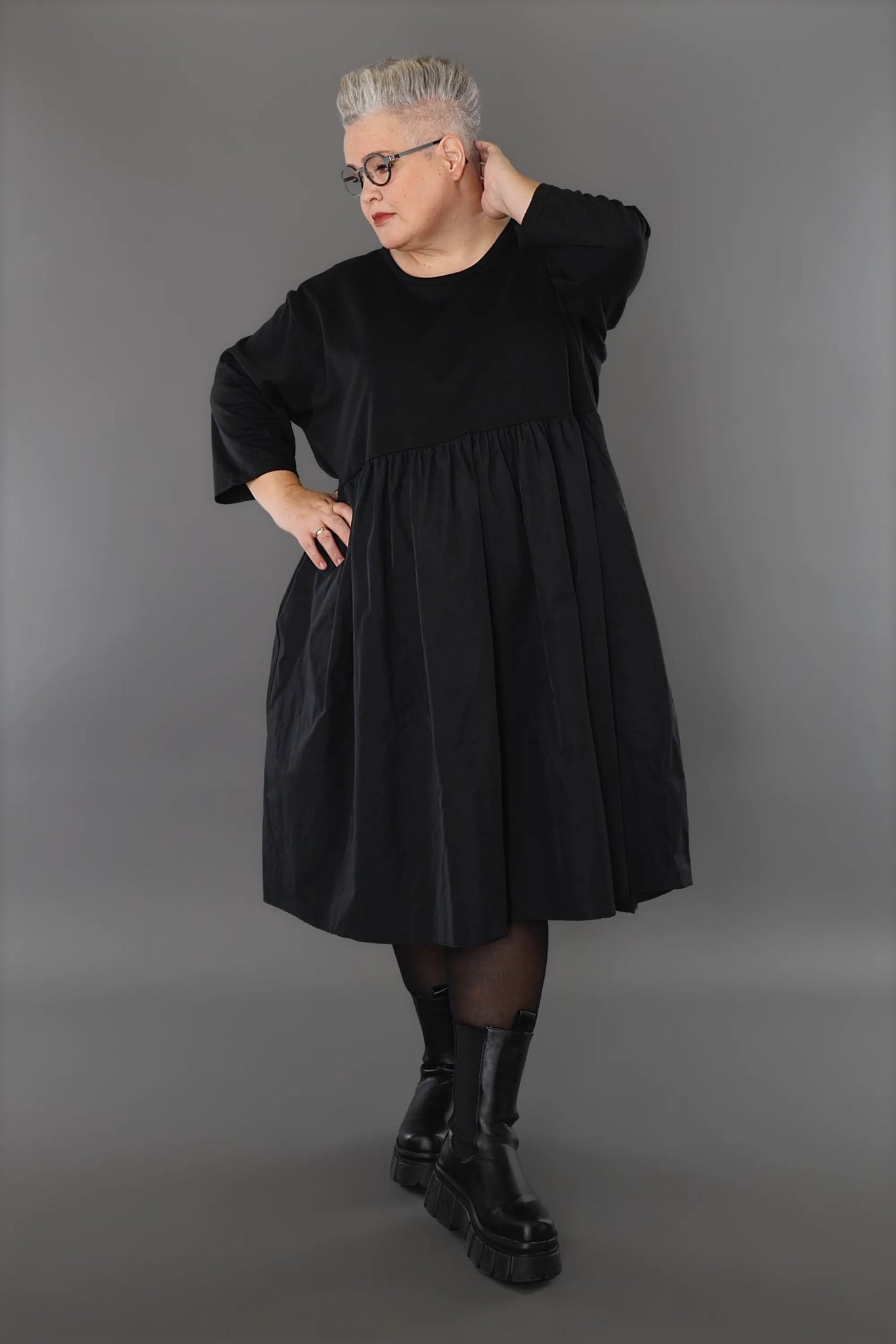  Ballonkleid von AKH Premium aus Materialmix, P1001.6967, Schwarz, Ausgefallen, Zeitlos