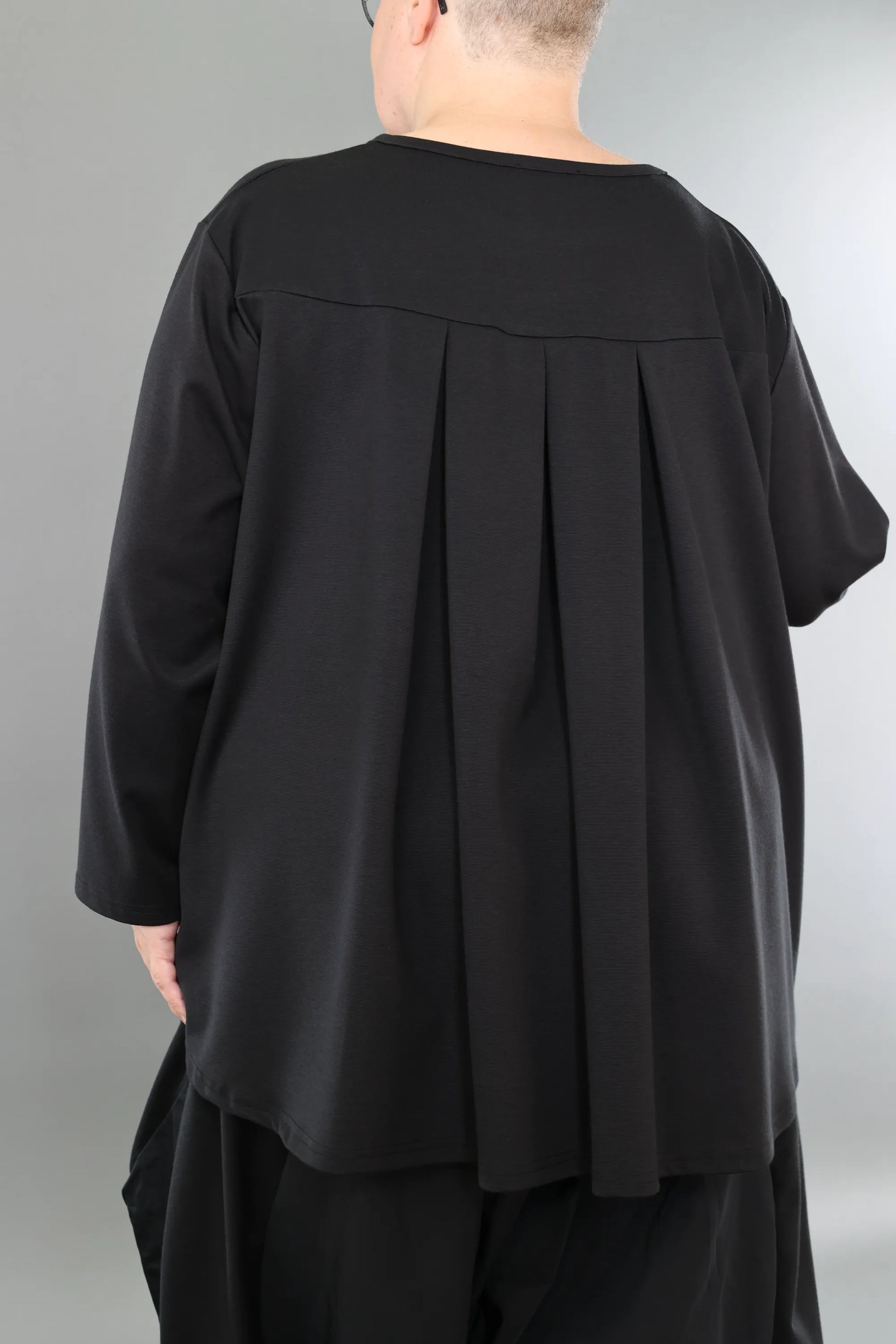  AKH Premium Shirt in gerundeter Form, aus Materialmix, P1003.6815, Schwarz, Ausgefallen