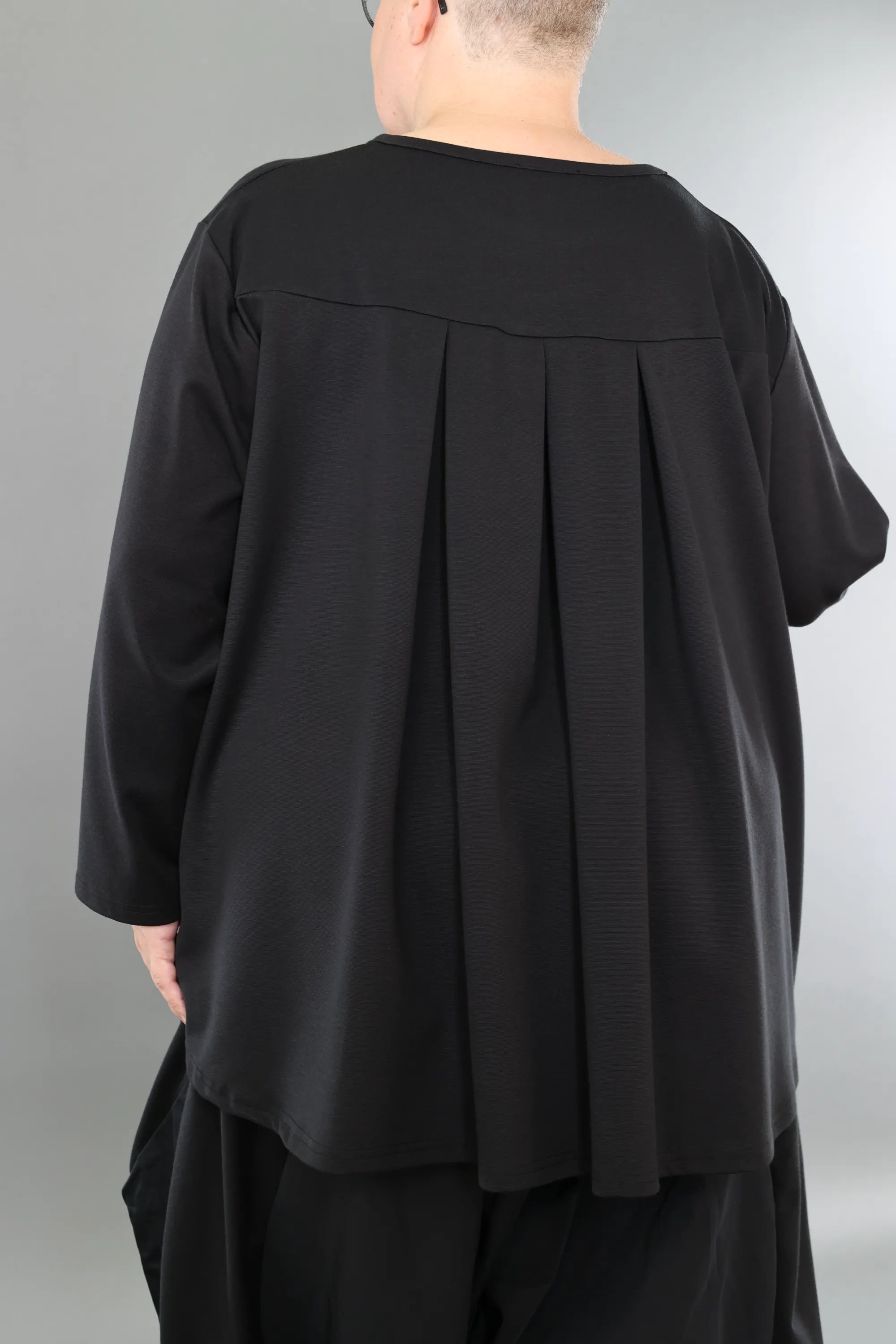  AKH Premium Shirt in gerundeter Form, aus Materialmix, P1003.6815, Schwarz, Ausgefallen