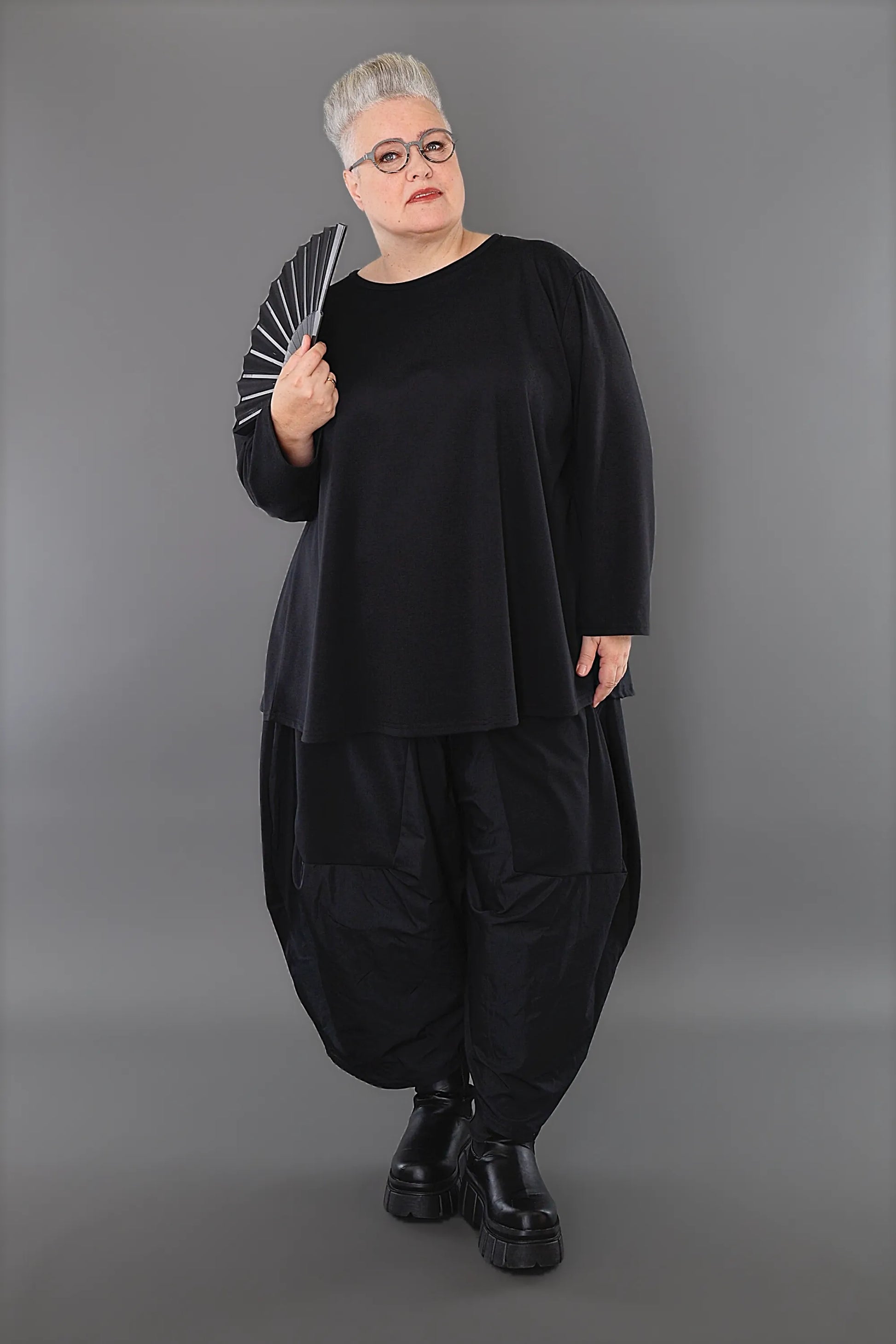  AKH Premium Shirt in gerundeter Form, aus Materialmix, P1003.6815, Schwarz, Ausgefallen