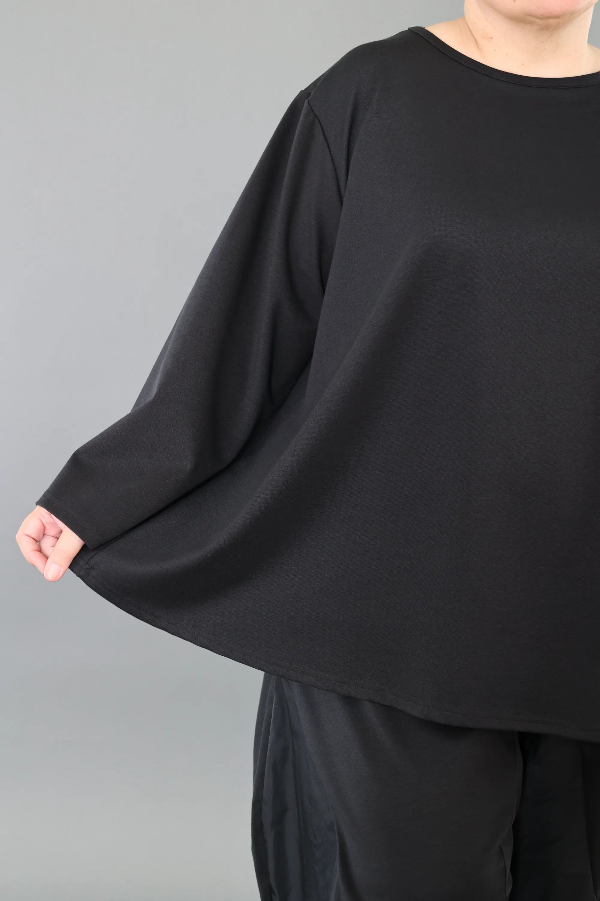  AKH Premium Shirt in gerundeter Form, aus Materialmix, P1003.6815, Schwarz, Ausgefallen