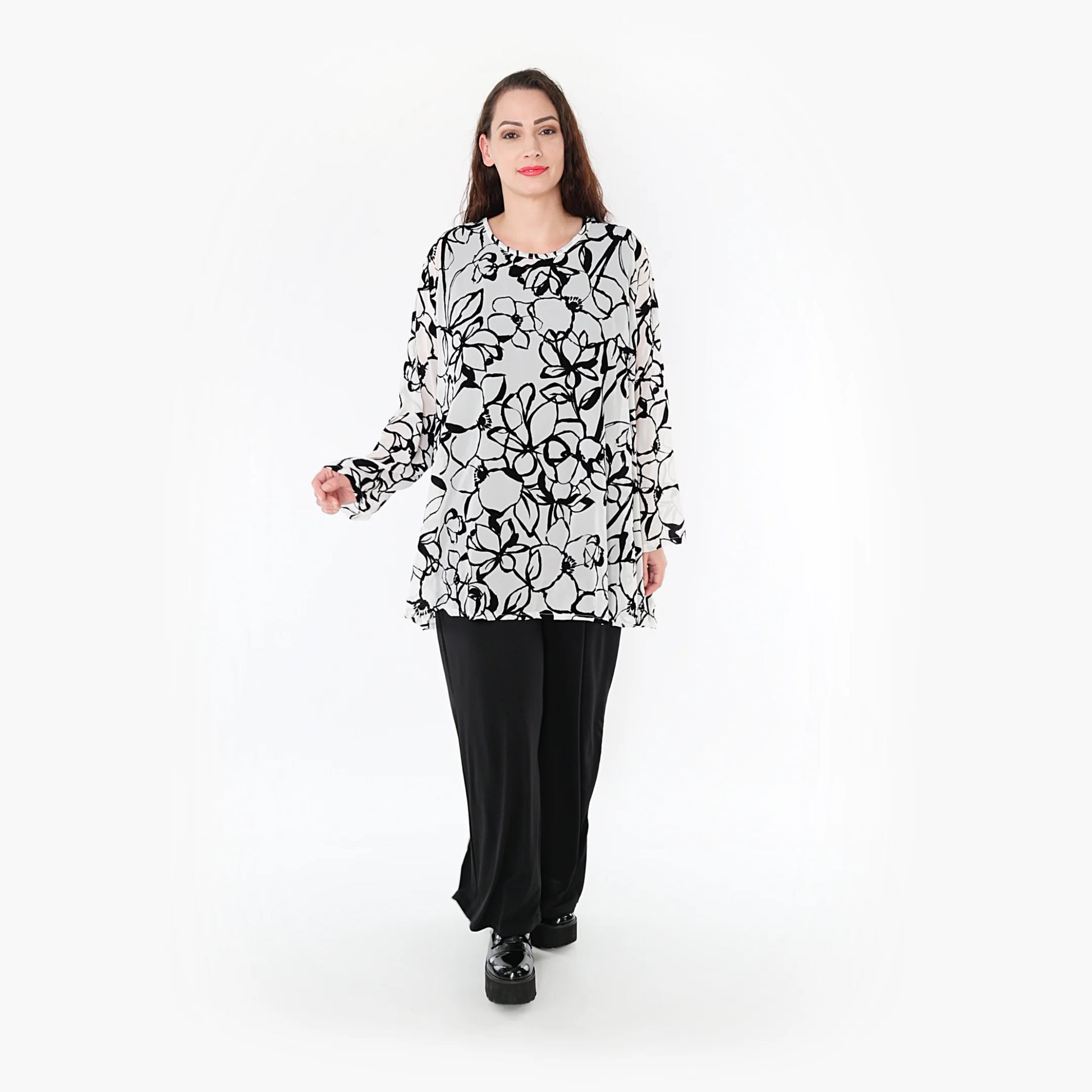  A-Form Bigshirt von AKH Fashion aus Viskose, 1354.00593, Weiß-Schwarz, Blumen, Ausgefallen