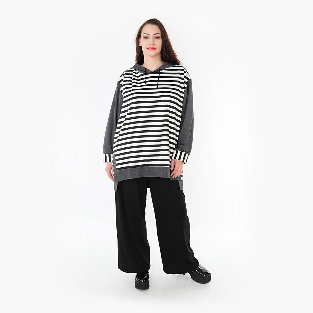  Bigshirt von AKH Fashion aus Viskose in gerader Form, 1366.06988, Grau-Weiß, Schick, Modern