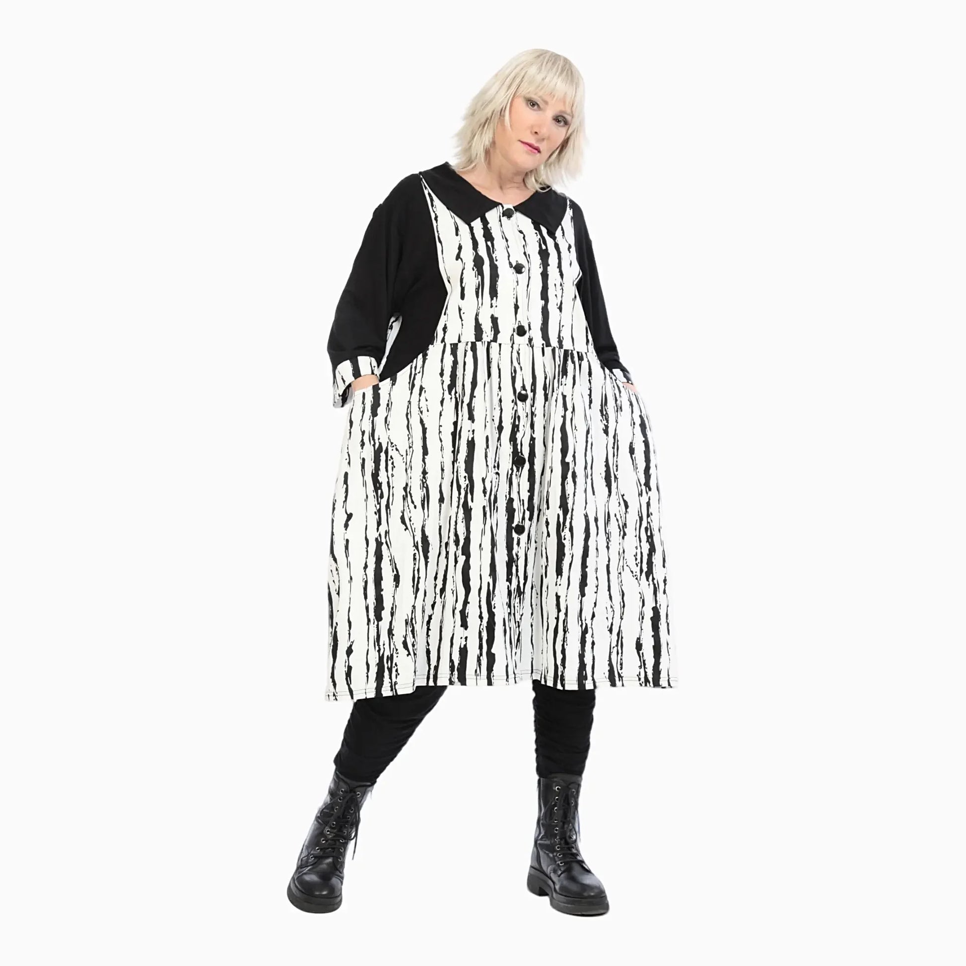  Ballon Bluse in Schwarz-Weiß mit fließender Viskose für lässige Plus Size Styles