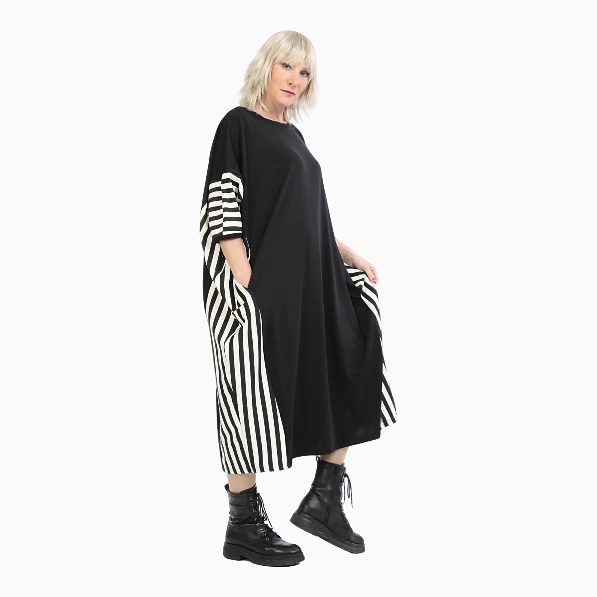  Kleid von AKH Fashion aus Viskose in gerader Form, 1231.06905, Schwarz-Ecru, Ausgefallen