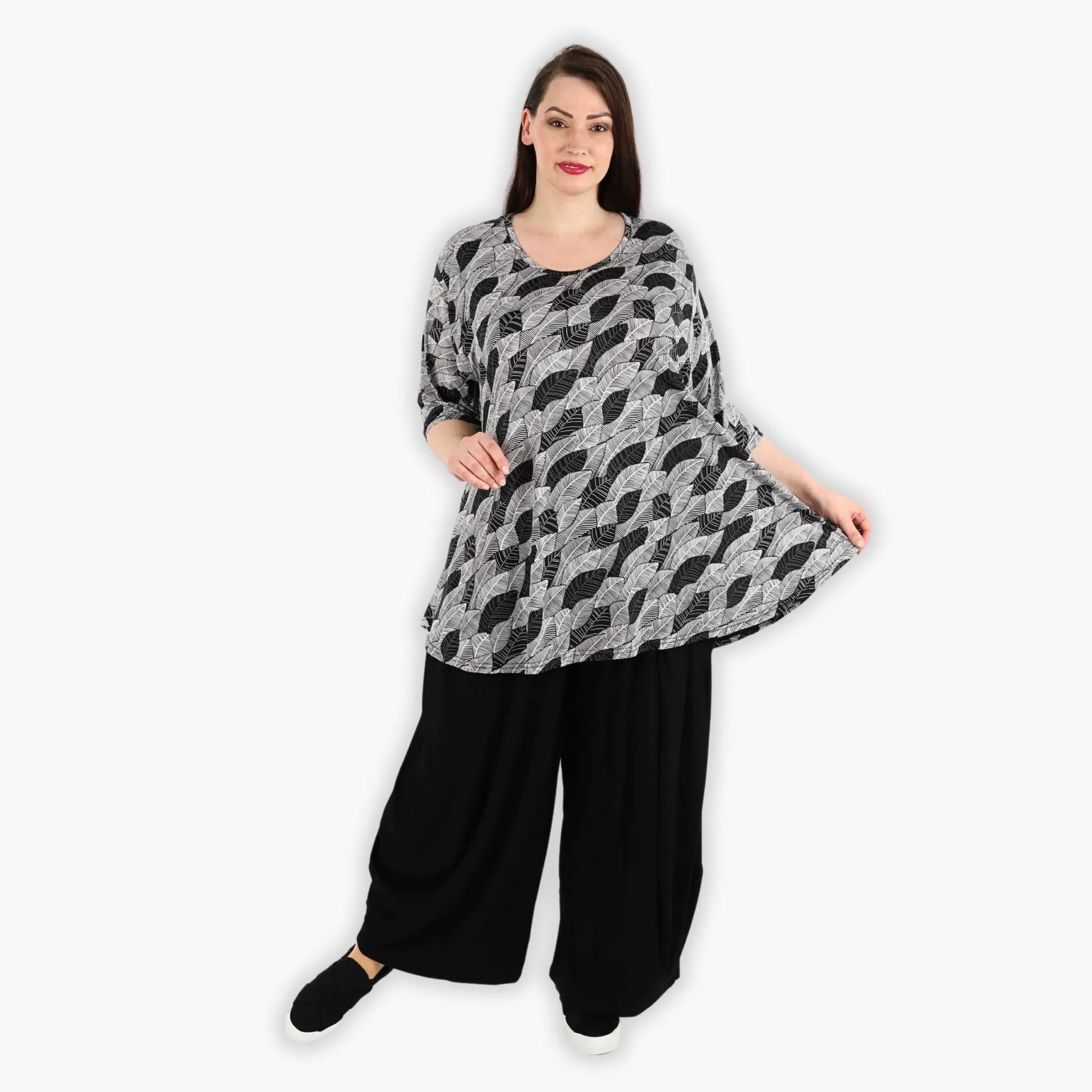  Elegantes Glocken-Form Shirt mit frischem Blumenmuster in Schwarz-Weiß für Plus-Size-Looks