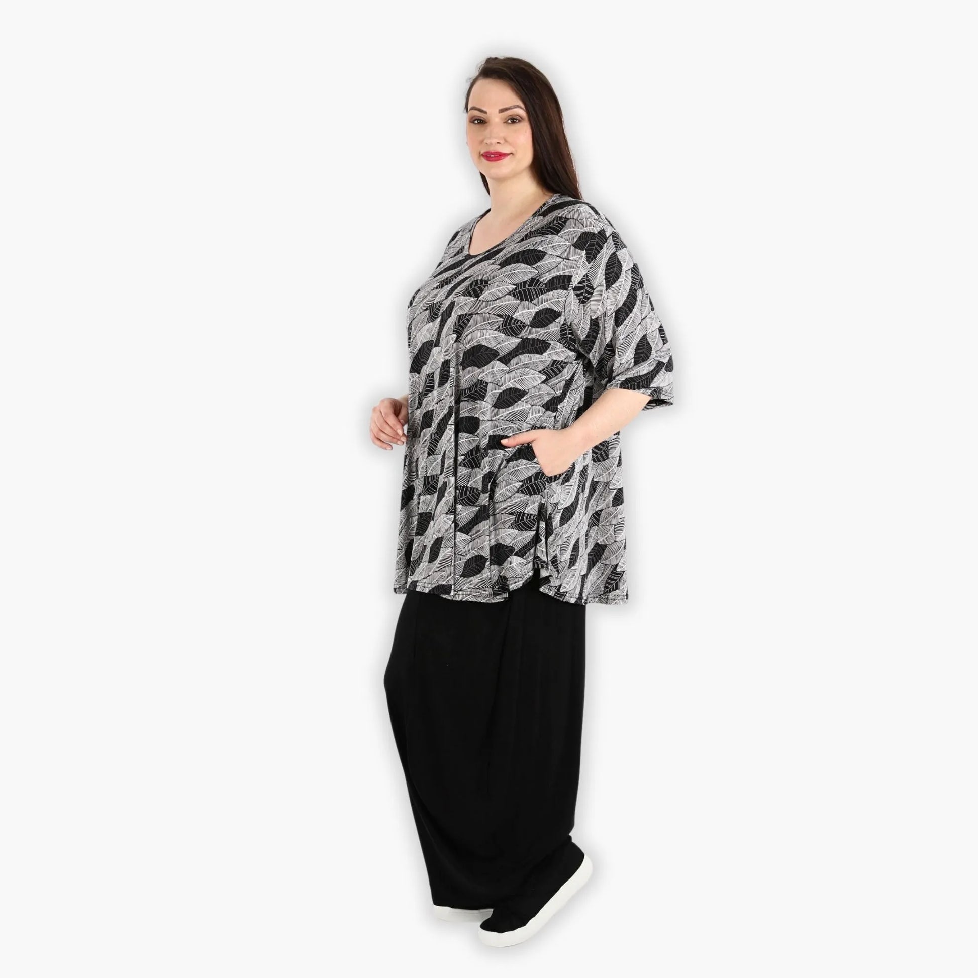  Elegantes Glocken-Form Shirt mit frischem Blumenmuster in Schwarz-Weiß für Plus-Size-Looks