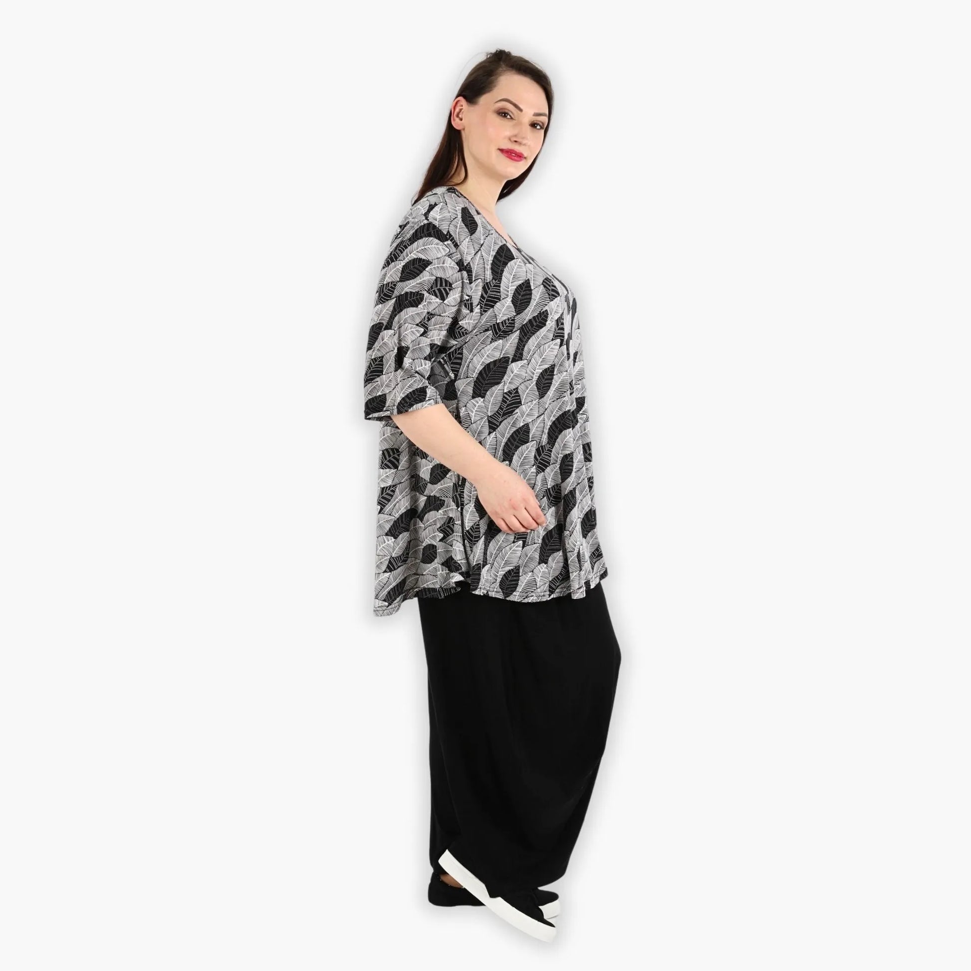  Elegantes Glocken-Form Shirt mit frischem Blumenmuster in Schwarz-Weiß für Plus-Size-Looks