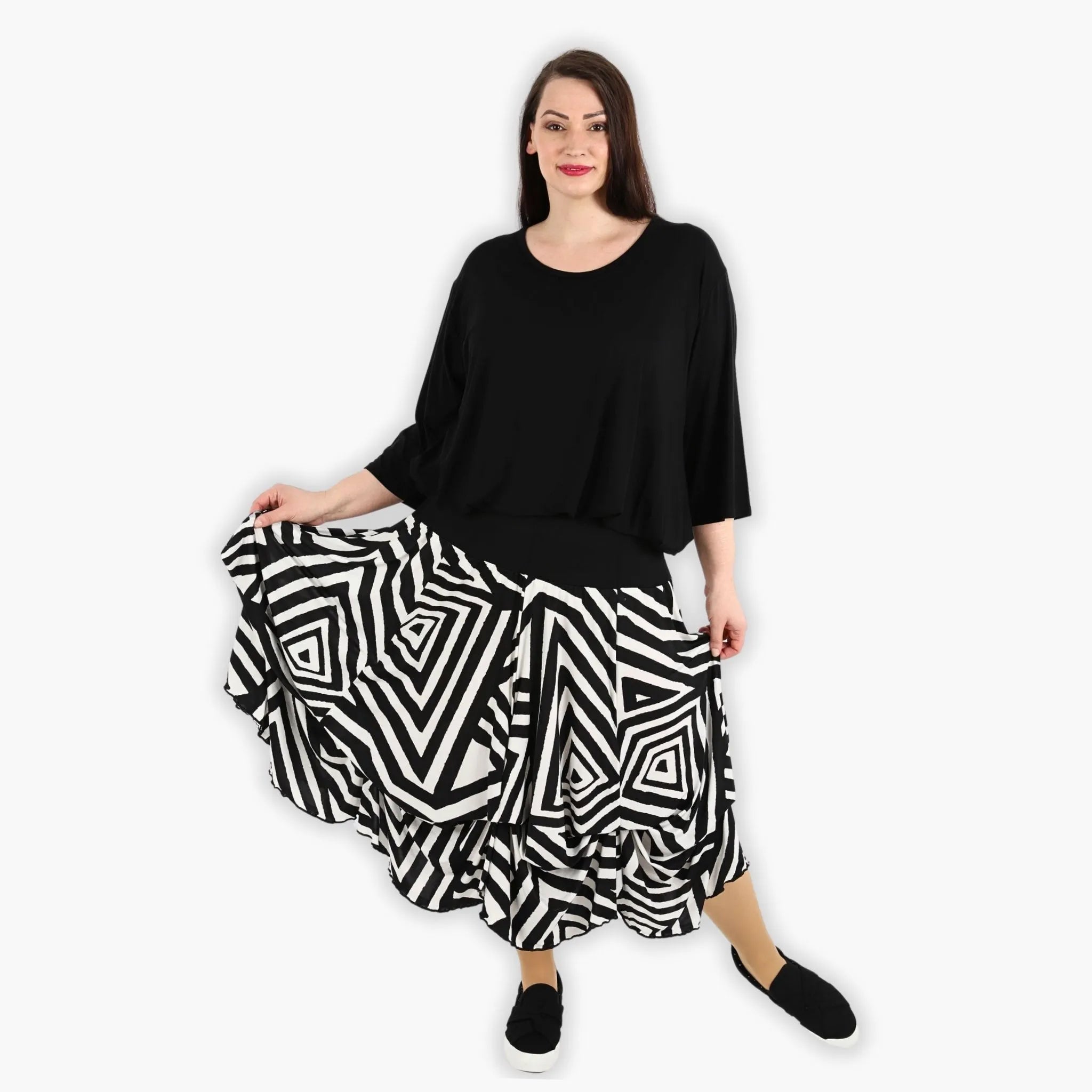  Ballonrock im zeitlosen Aztec-Muster Schwarz-Ecru aus elastischem Viskose Slinky-Stoff für Plus Size Fashion