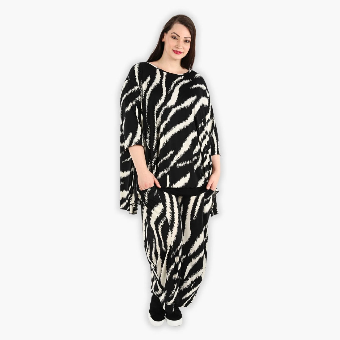  A-Form Bigshirt von AKH Fashion aus Viskose, 1293.00593, Schwarz-Ecru, Zebra, Schick, Modern