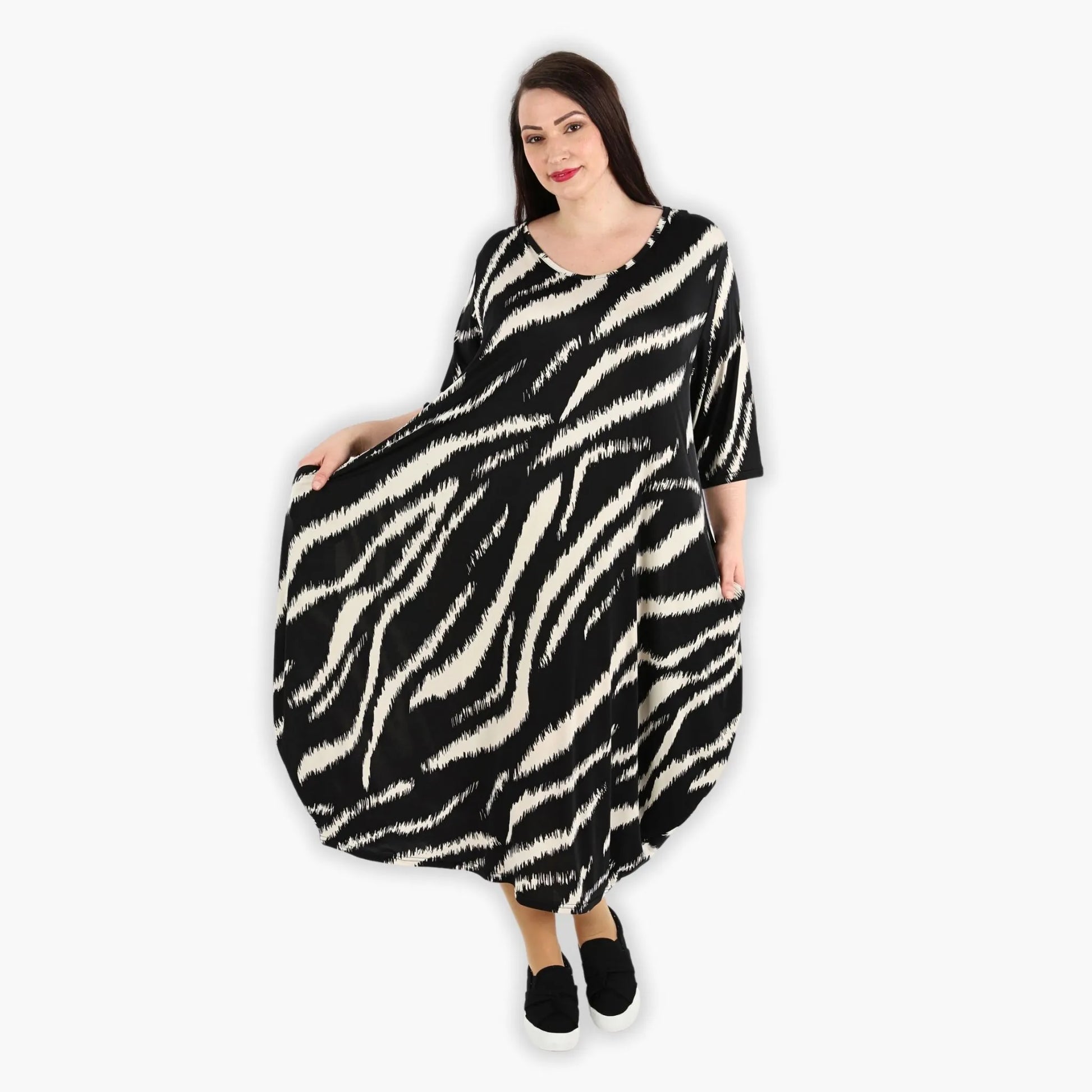  Ballonkleid im ausgefallenen Zebra-Muster Schwarz-Ecru, ideal für Plus Size, bequem und stilvoll