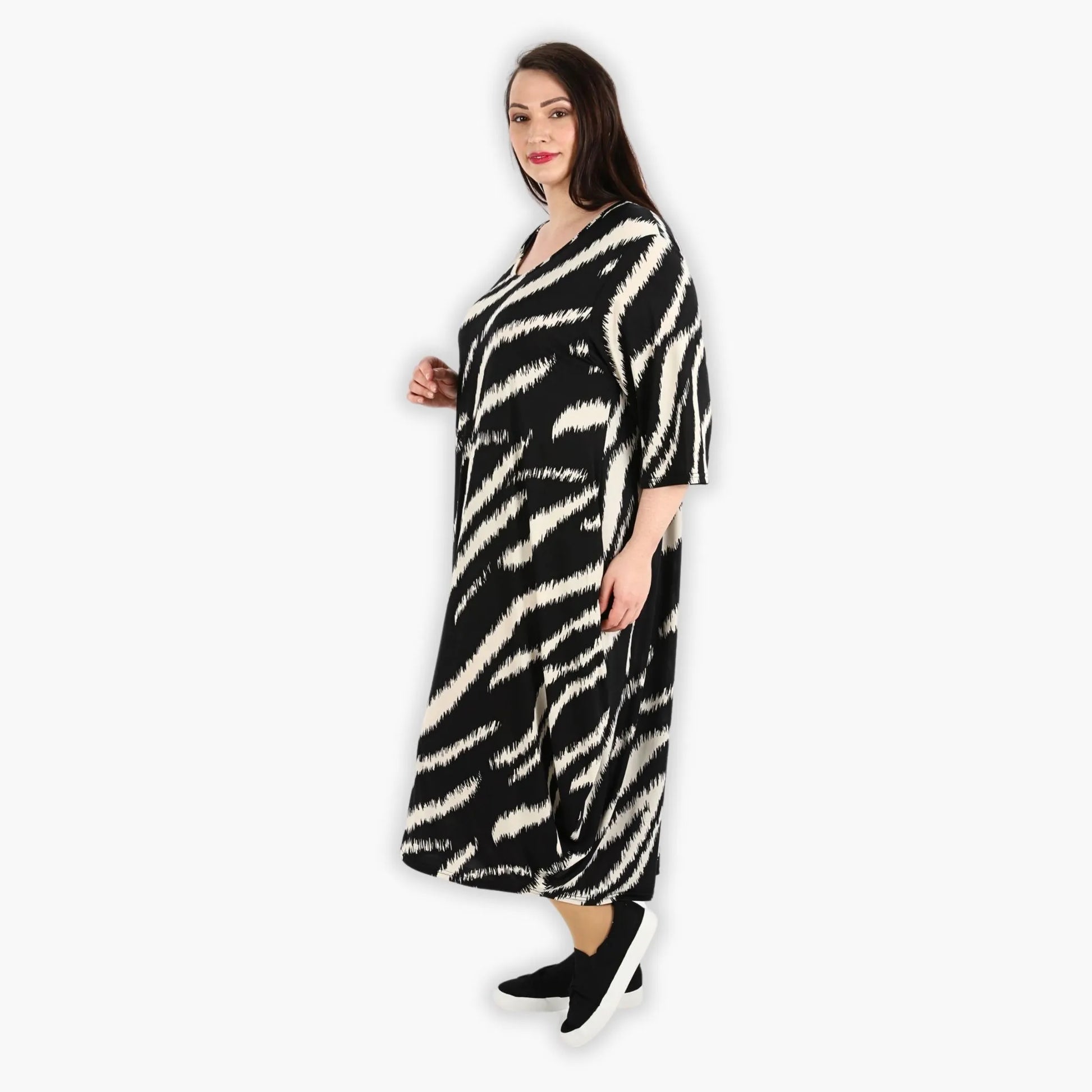  Ballonkleid im ausgefallenen Zebra-Muster Schwarz-Ecru, ideal für Plus Size, bequem und stilvoll