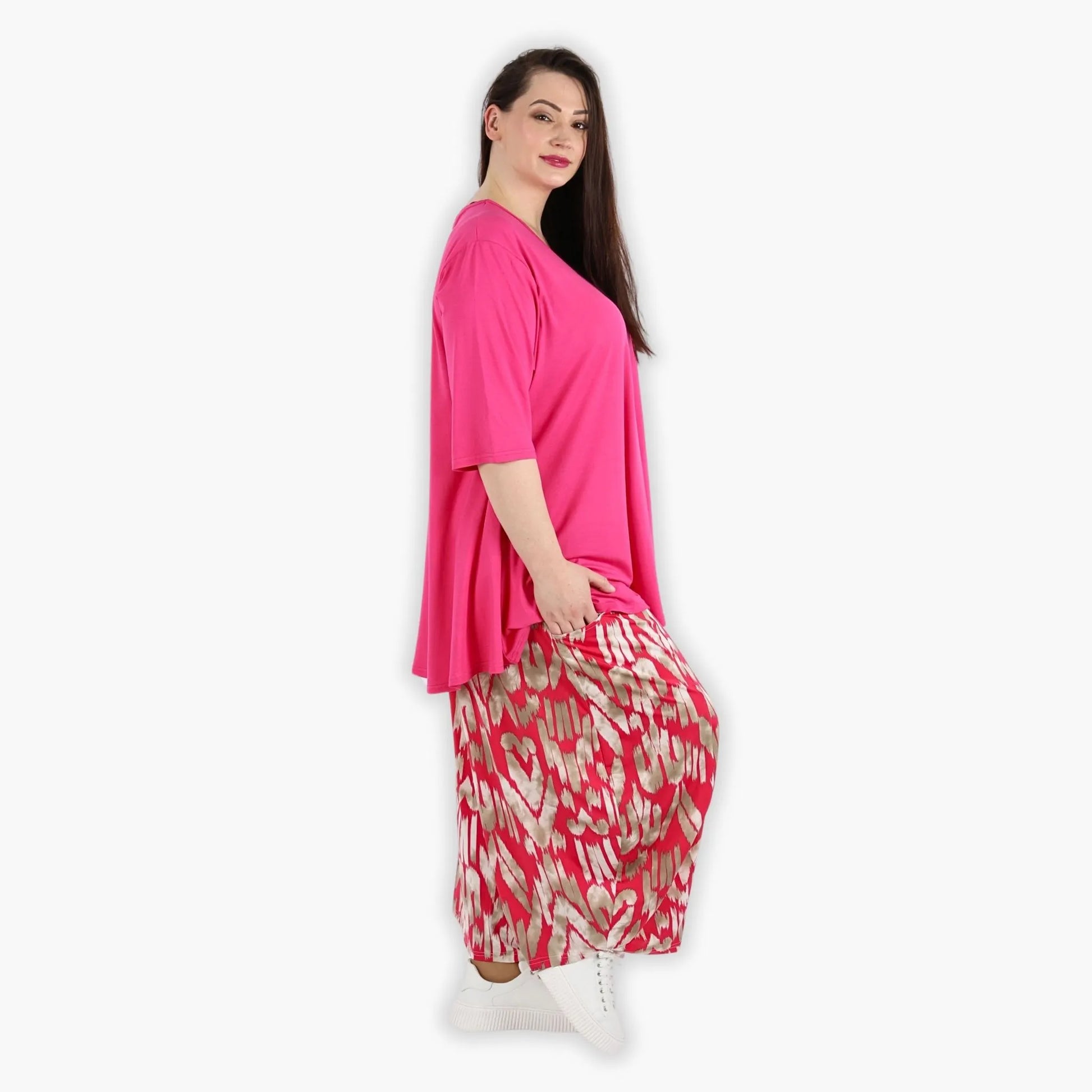  Lässige Ballonhose mit fuchsia-beigem Grafikmuster aus leichtem Viskose-Slinky für plus Size