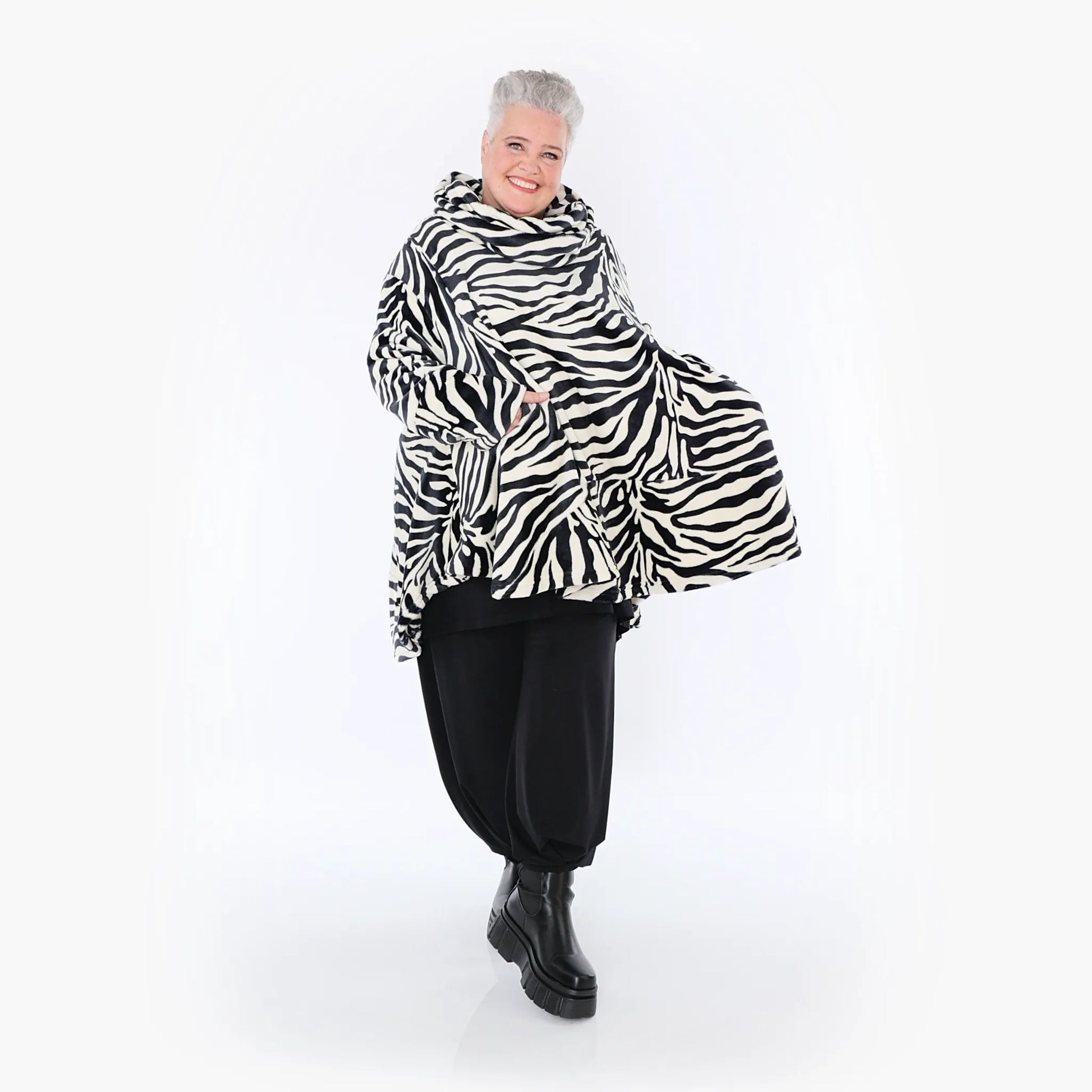  AKH Fashion Bigshirt in Glocken-Form, aus Polyester, 1401.0592R, Ecru-Schwarz, Zebra, Schick