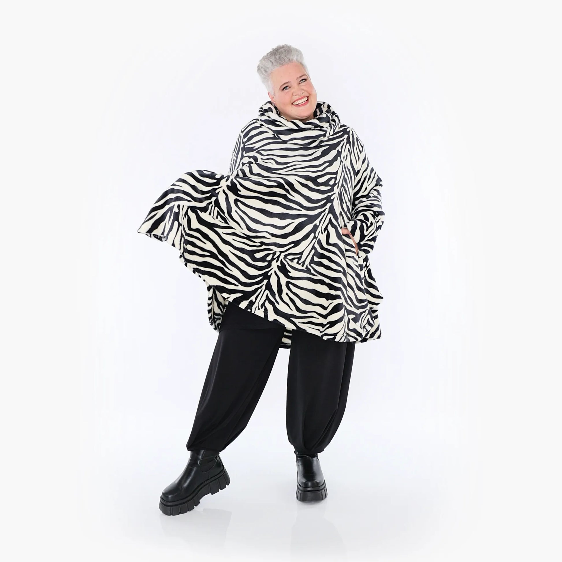  AKH Fashion Bigshirt in Glocken-Form, aus Polyester, 1401.0592R, Ecru-Schwarz, Zebra, Schick