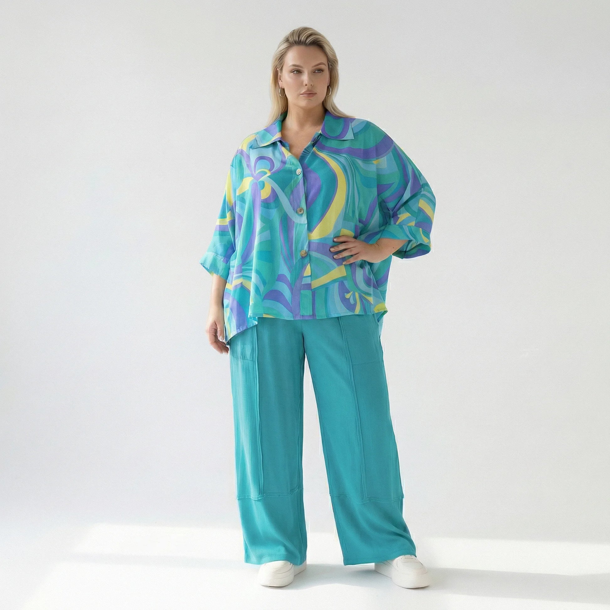  AKH Fashion Bluse in gerundeter Form, aus Baumwolle, 1508.07092, Grün/Multi, Abstrakt