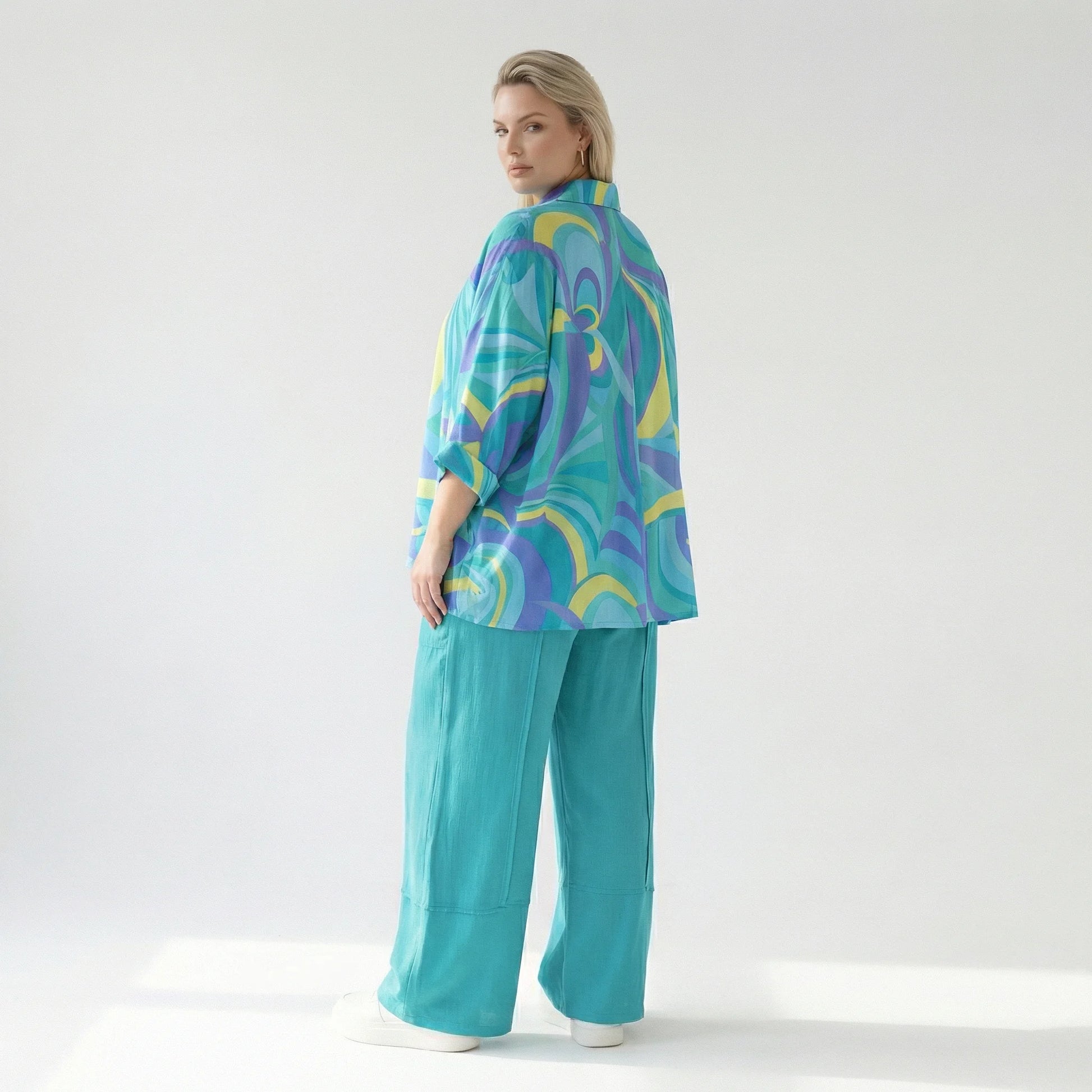  AKH Fashion Bluse in gerundeter Form, aus Baumwolle, 1508.07092, Grün/Multi, Abstrakt