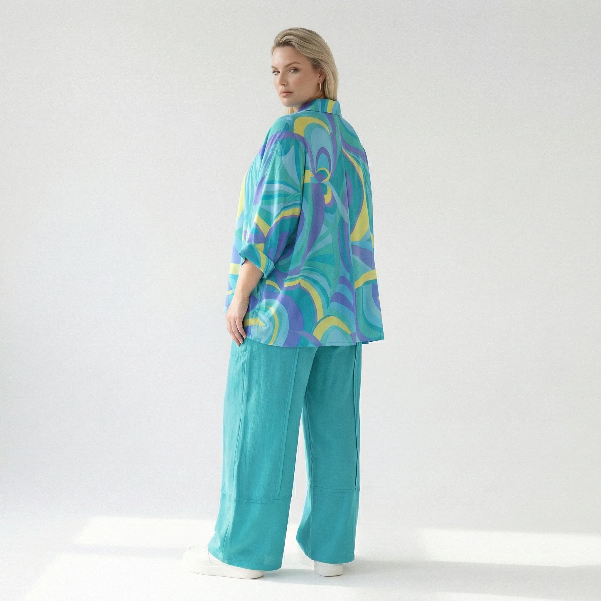  AKH Fashion Bluse in gerundeter Form, aus Baumwolle, 1508.07092, Grün/Multi, Abstrakt