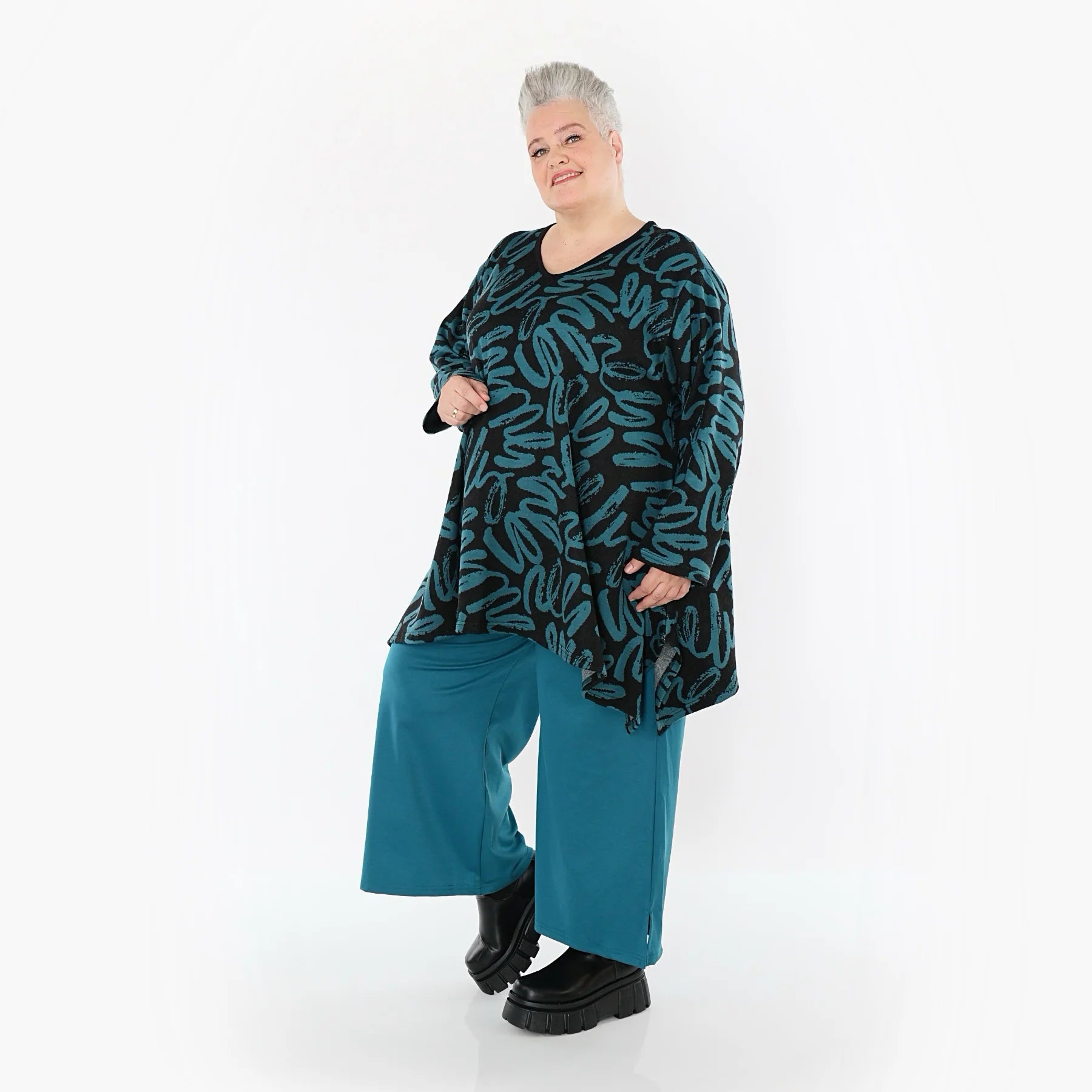  A-Form Bigshirt von AKH Fashion aus Materialmix, 1529.01019, Schwarz/Petrol, Kringel, Schick