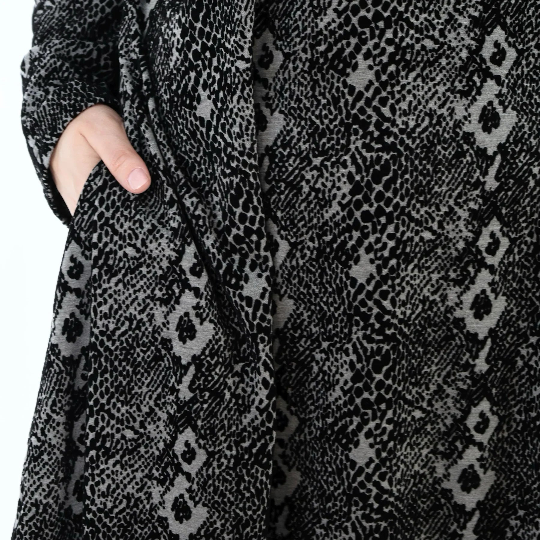  Ballonkleid von AKH Fashion aus Materialmix, 1541.01926, Grau/Schwarz, Reptil, Schick