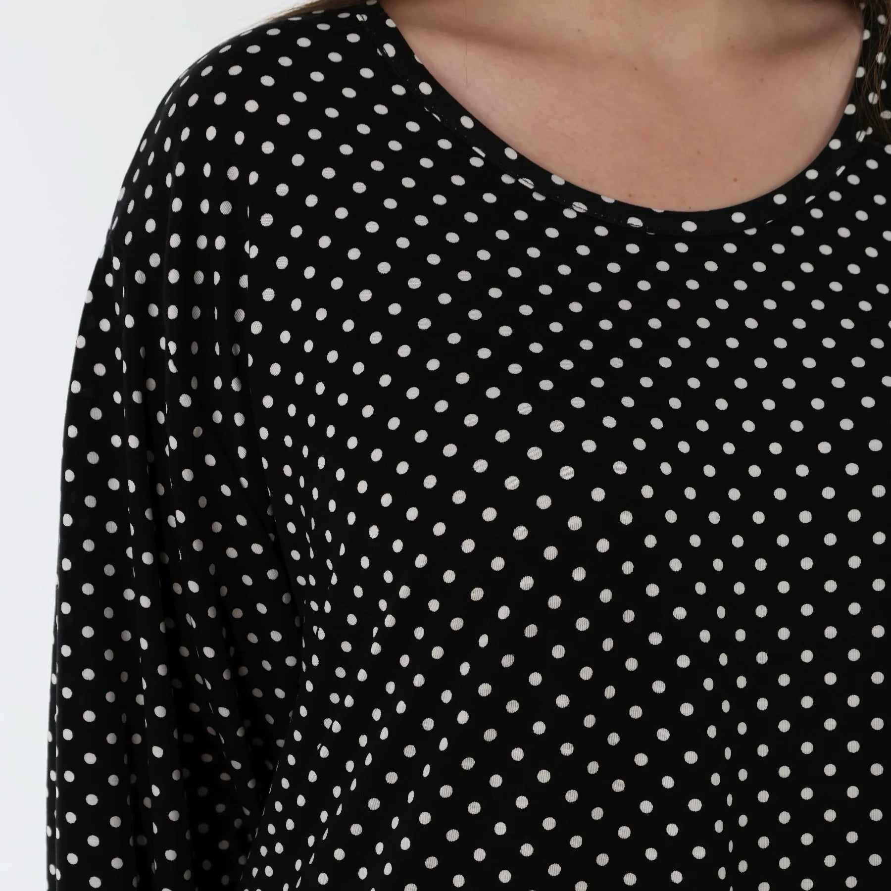  AKH Fashion Shirt in Glocken-Form, aus Viskose, 1557.01892, Schwarz/Weiß, Punkte, Schick