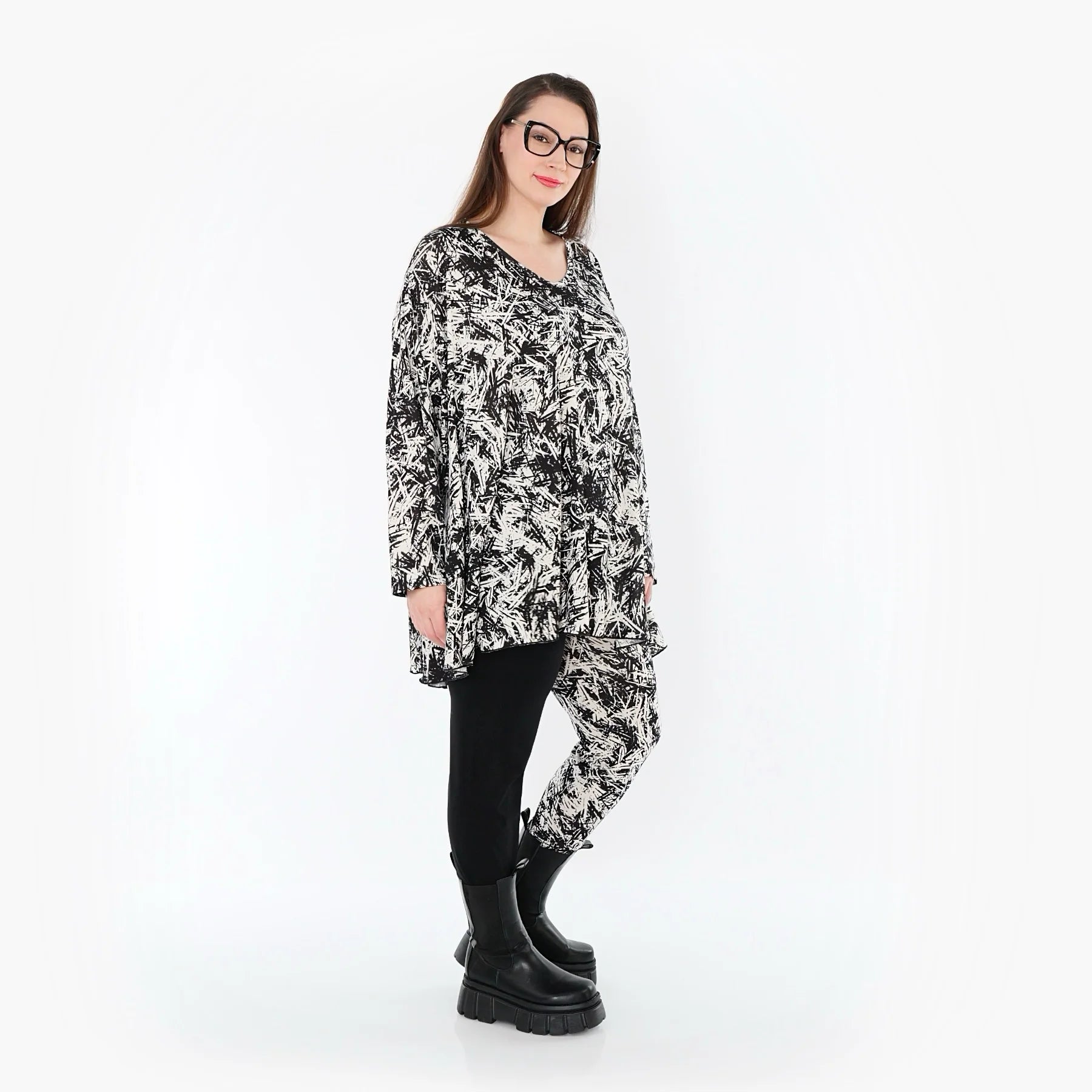  A-Form Bigshirt von AKH Fashion aus Viskose, 1559.00593, Schwarz/Weiß, Abstrakt, Ausgefallen