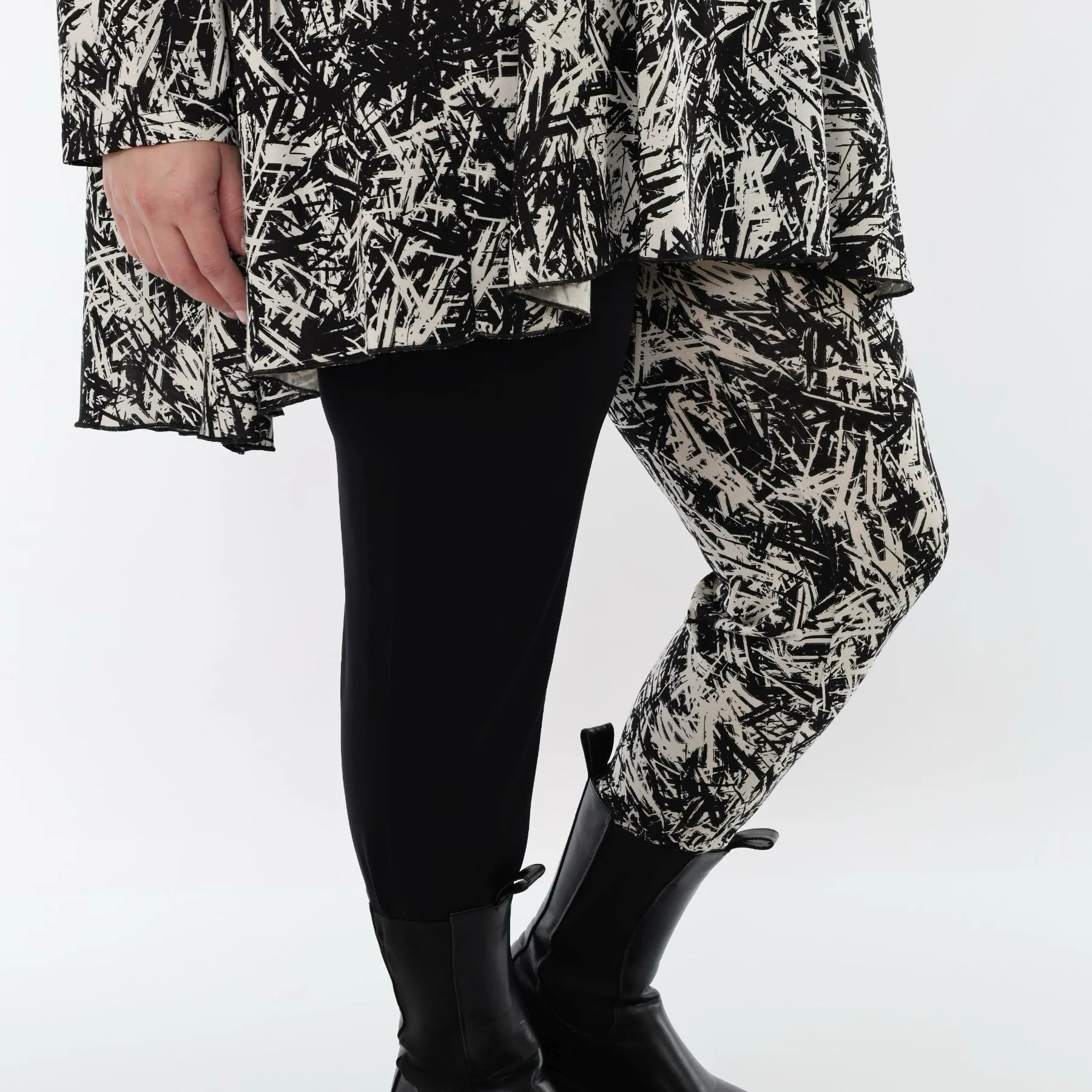  AKH Fashion Leggings in gerader Form, aus Viskose, 1559.0P100, Schwarz/Weiß, Abstrakt