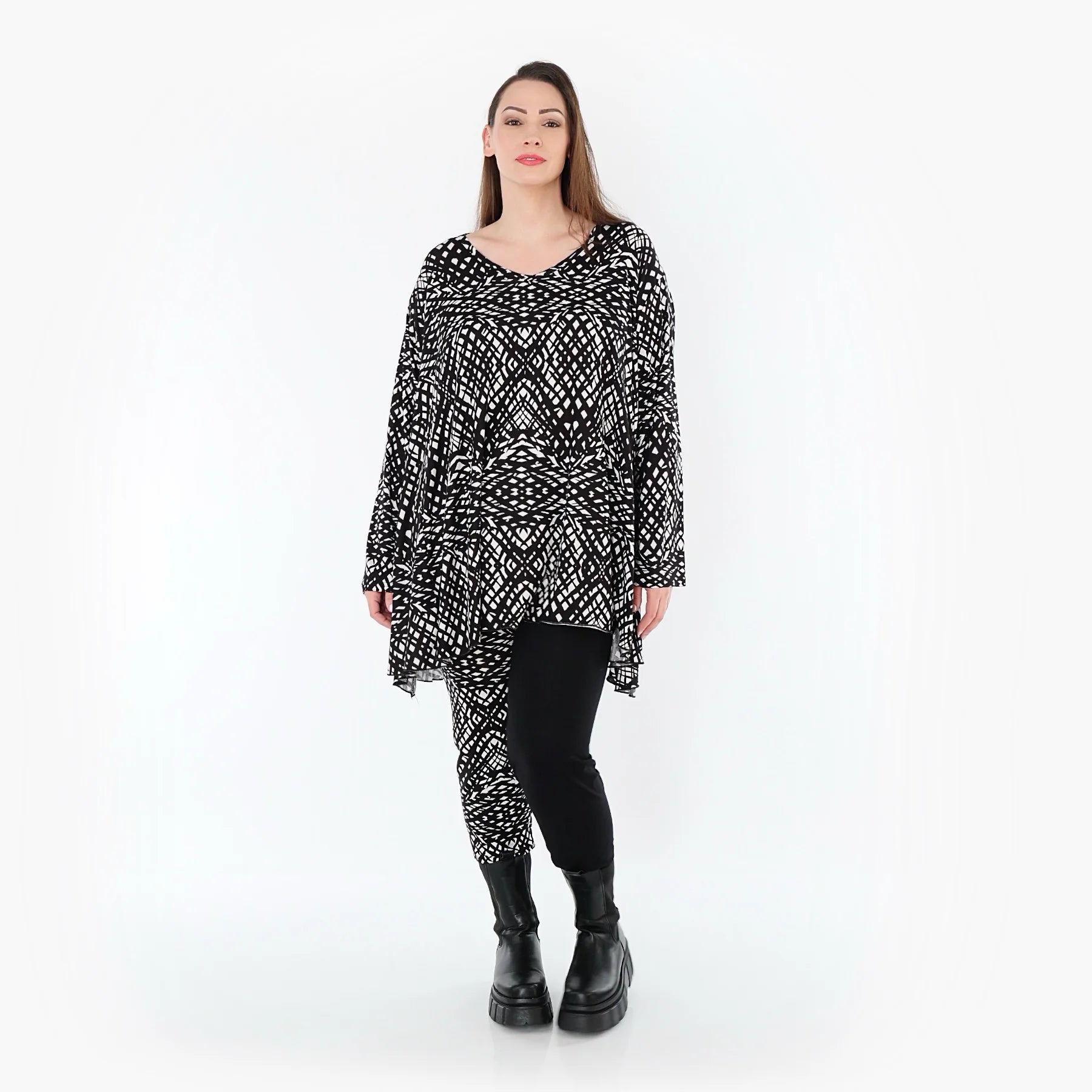  A-Form Bigshirt von AKH Fashion aus Viskose, 1560.00593, Schwarz/Weiß, Abstrakt, Ausgefallen