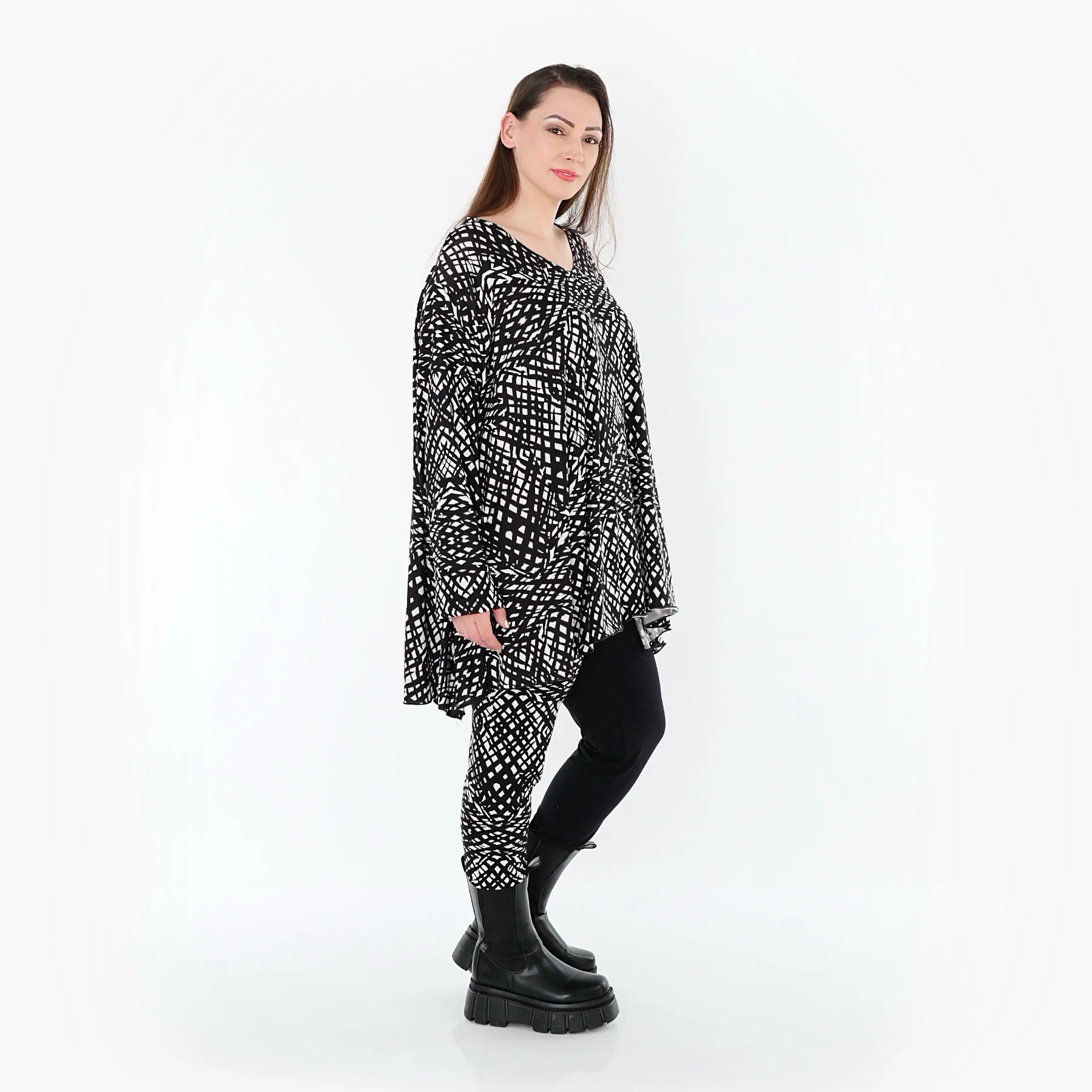  A-Form Bigshirt von AKH Fashion aus Viskose, 1560.00593, Schwarz/Weiß, Abstrakt, Ausgefallen