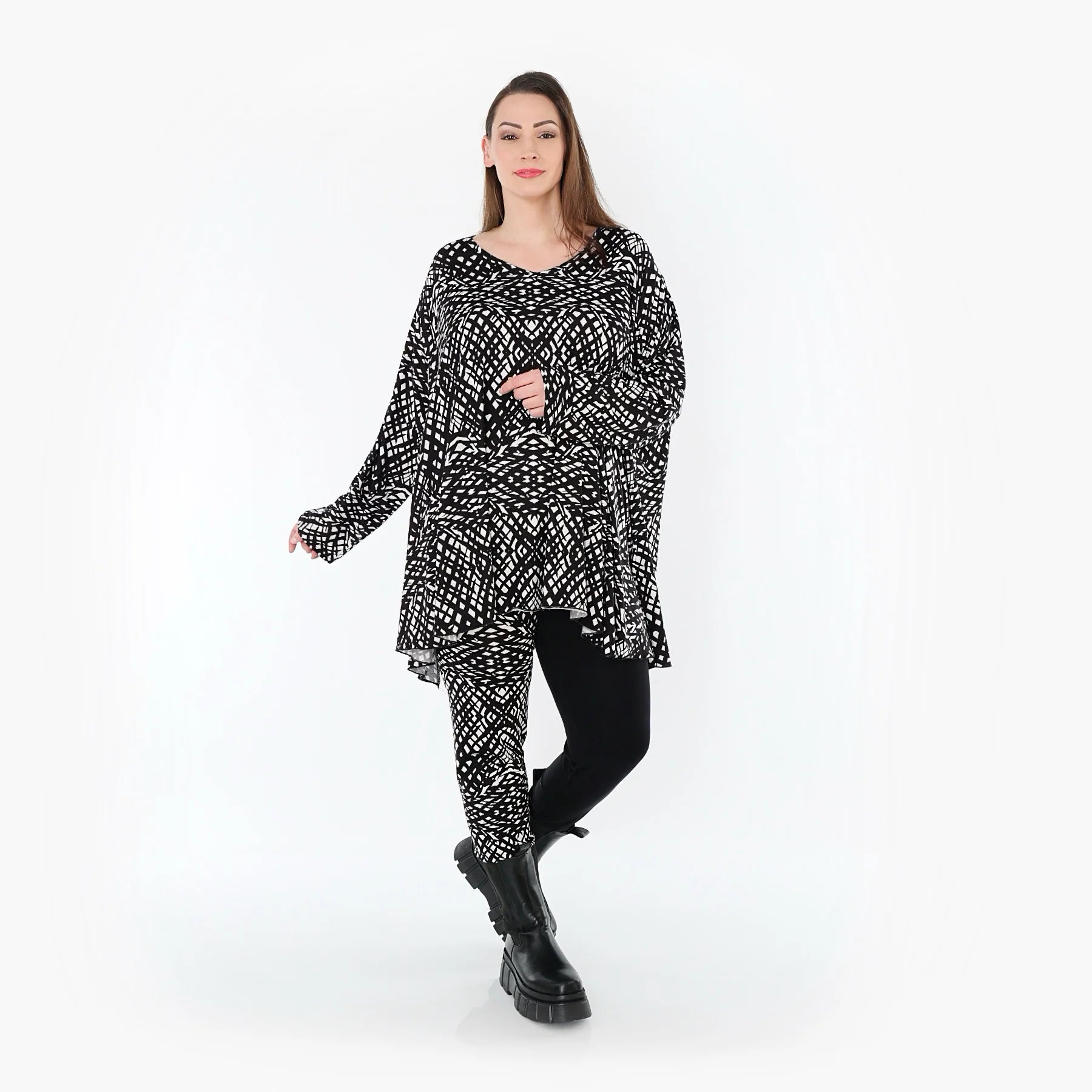  A-Form Bigshirt von AKH Fashion aus Viskose, 1560.00593, Schwarz/Weiß, Abstrakt, Ausgefallen