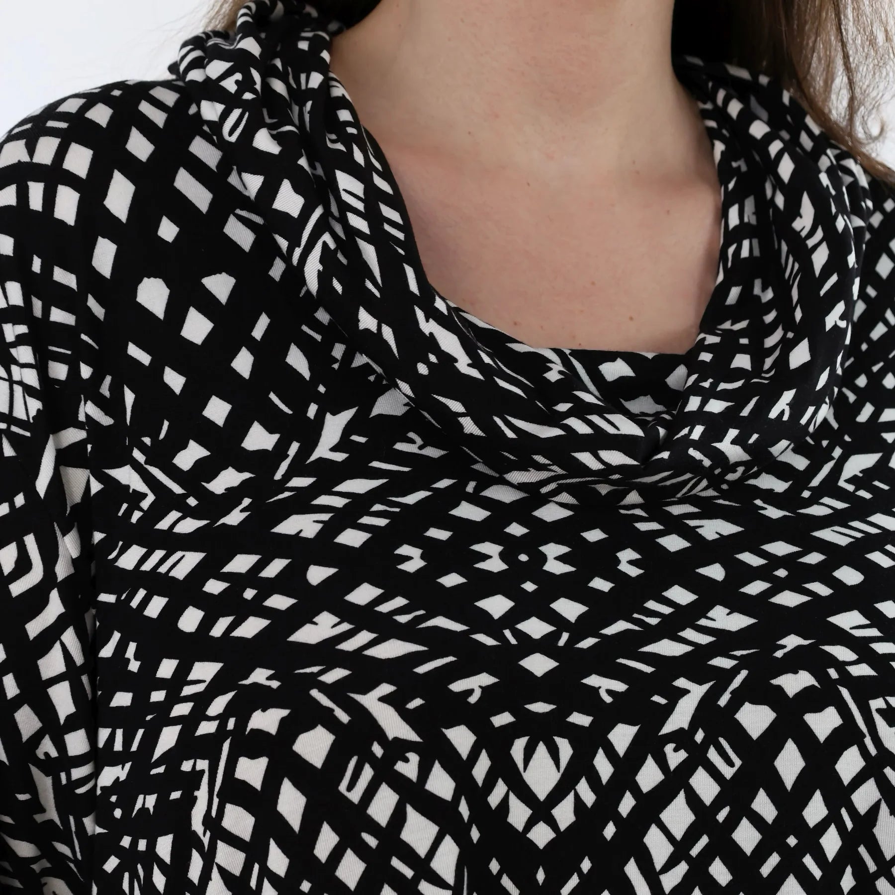  A-Form Bigshirt von AKH Fashion aus Viskose, 1560.03371, Schwarz/Weiß, Abstrakt, Ausgefallen