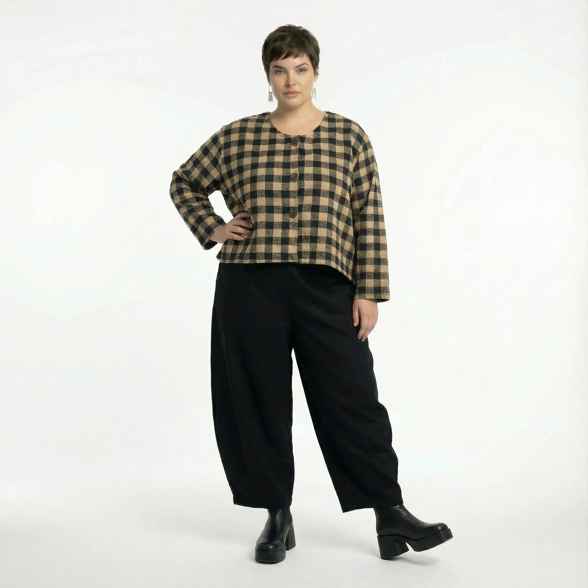  AKH Fashion Jacke in gerundeter Form, aus Polyester, 1562.00130, Sand/Schwarz, Kariert