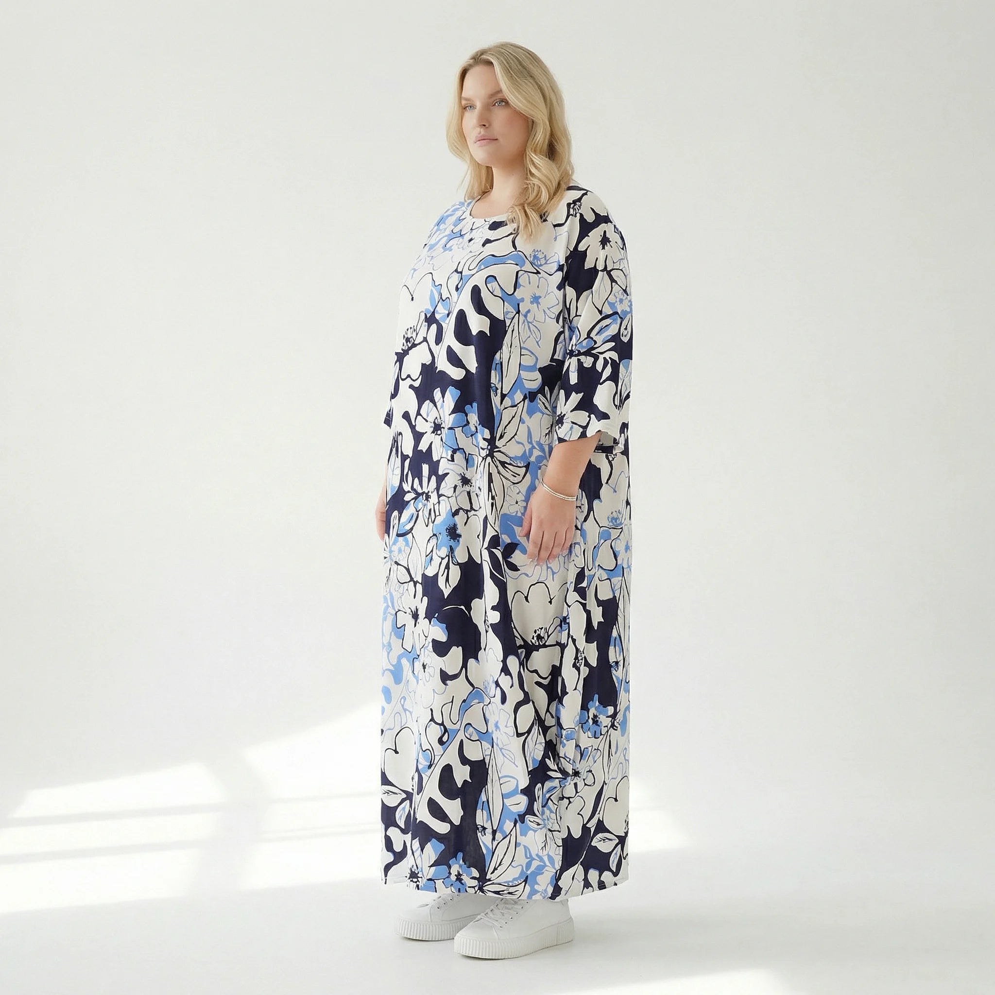  Ballonkleid von AKH Fashion aus Viskose, 1574.01926, Weiß/Marine/Blau, Blumen, Schick