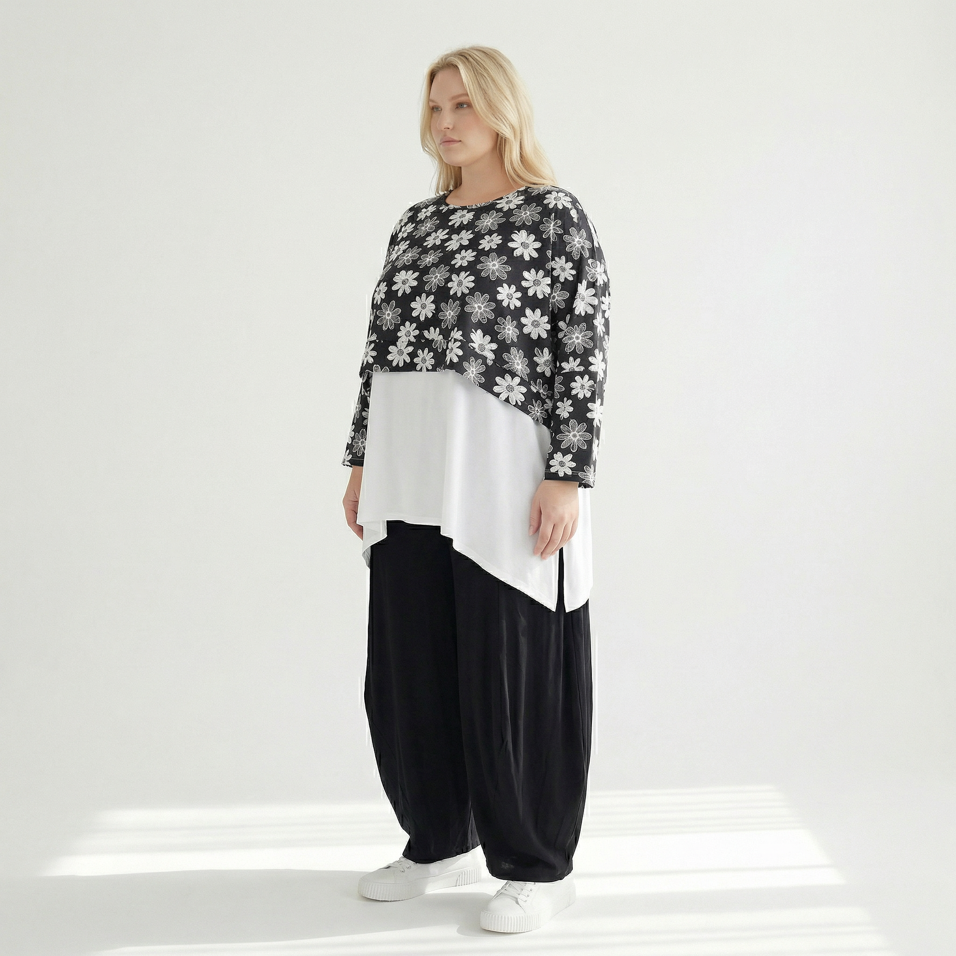 AKH Fashion Überwurf in kastiger Form, aus Viskose, 1575.07011, Schwarz/Weiß, Blumen