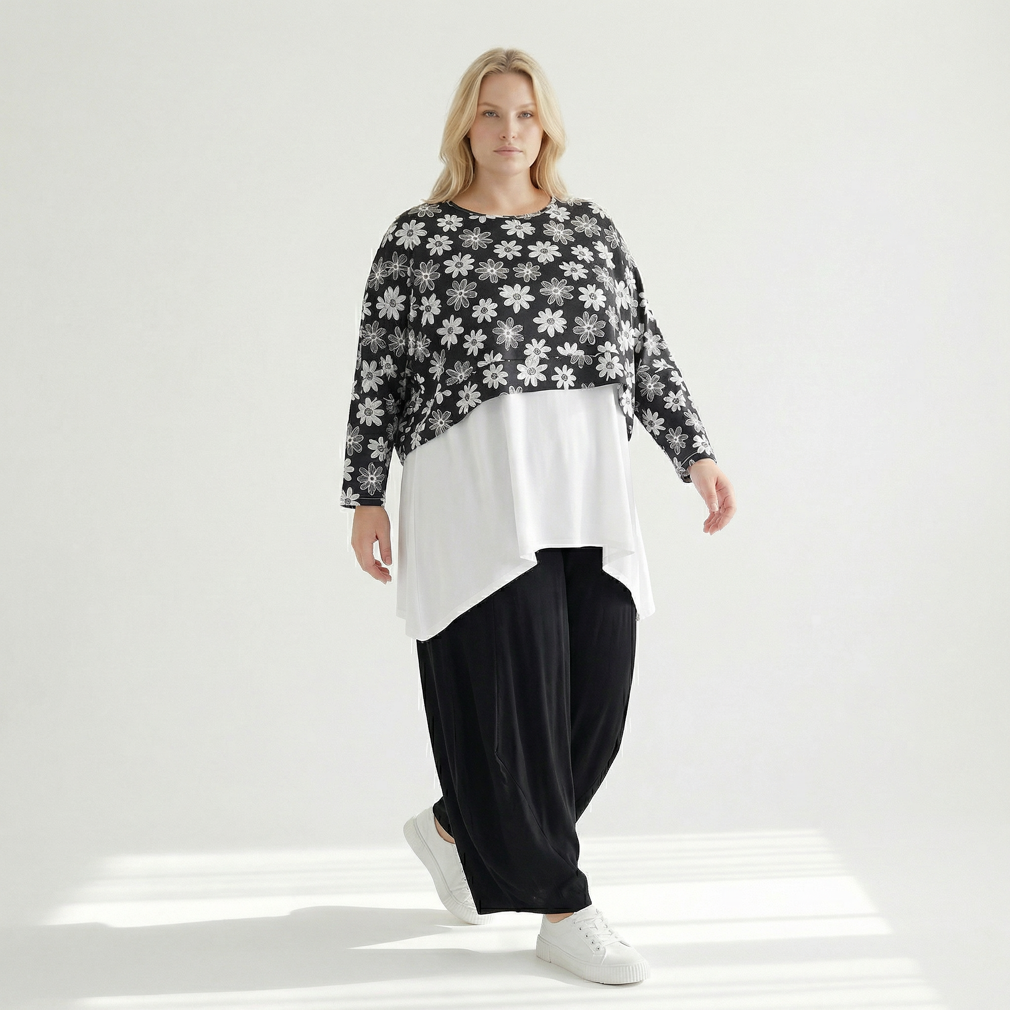 AKH Fashion Überwurf in kastiger Form, aus Viskose, 1575.07011, Schwarz/Weiß, Blumen