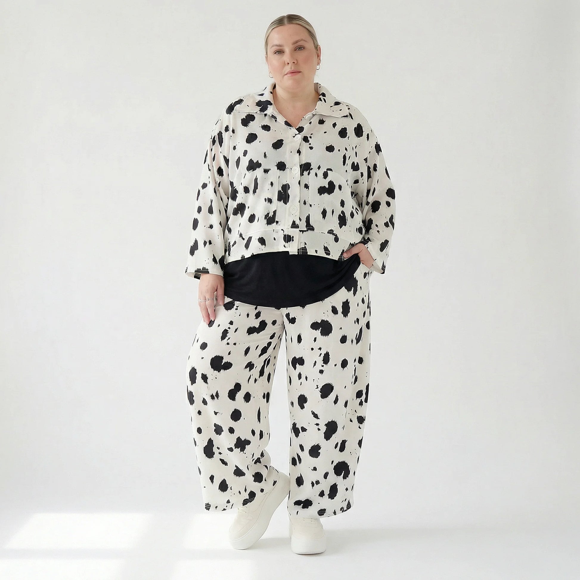 AKH Fashion Jacke in gerundeter Form, aus Viskose, 1579.06910, Weiß/Schwarz, Kleckse