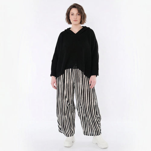 Ballon Hose im zeitlosen Lagenlook mit weiter Silhouette und luftigem Komfort, Blockstreifen, Schwarz/Weiß