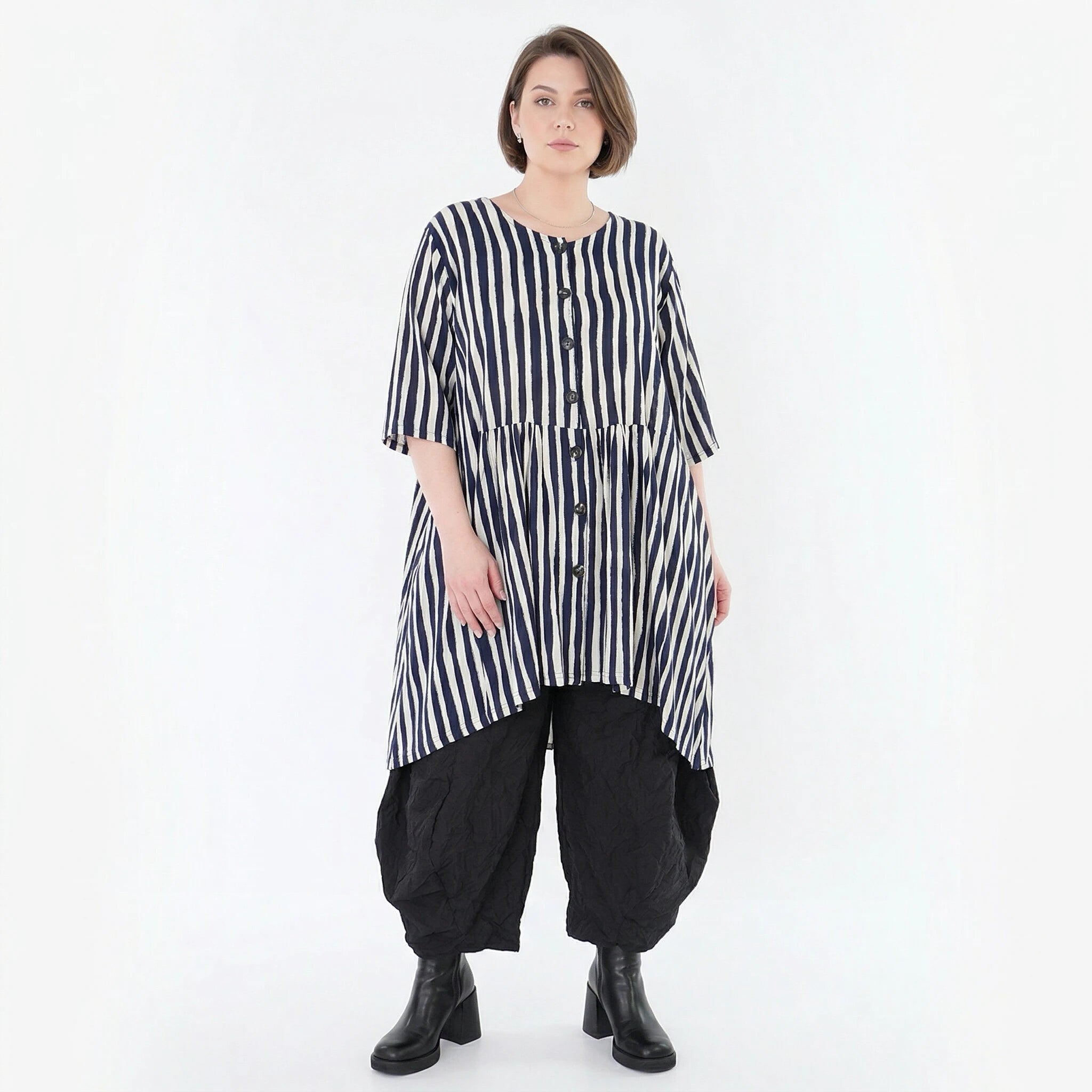 Stilvolle Oversize Bluse in A-Form mit zeitlosem Lagenlook und luftigem Blockstreifen Design, Marine/Weiß