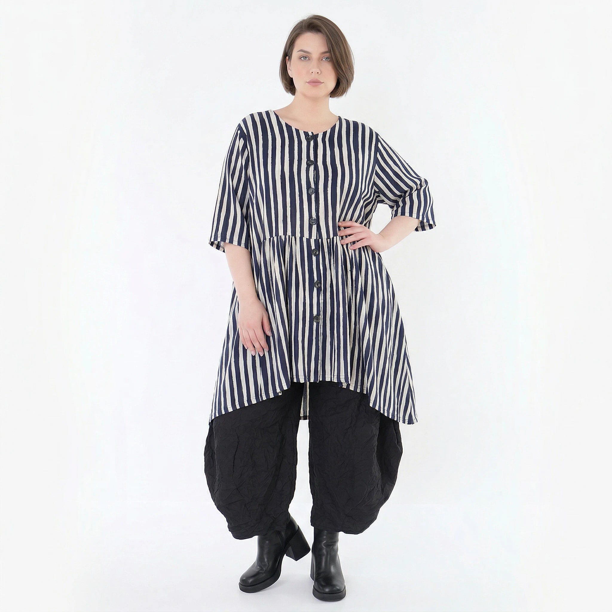 Stilvolle Oversize Bluse in A-Form mit zeitlosem Lagenlook und luftigem Blockstreifen Design, Marine/Weiß