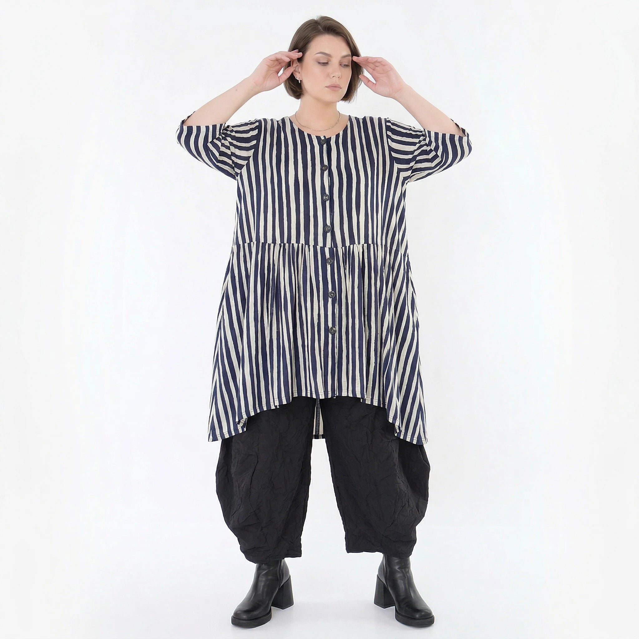 Stilvolle Oversize Bluse in A-Form mit zeitlosem Lagenlook und luftigem Blockstreifen Design, Marine/Weiß
